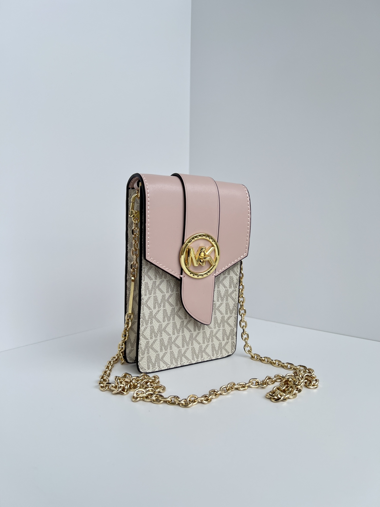 Michael Kors Mk Charm 小号链条手机包 翻盖设计 搭配金属细链条 小巧包身可以容纳您的手机等随身小物