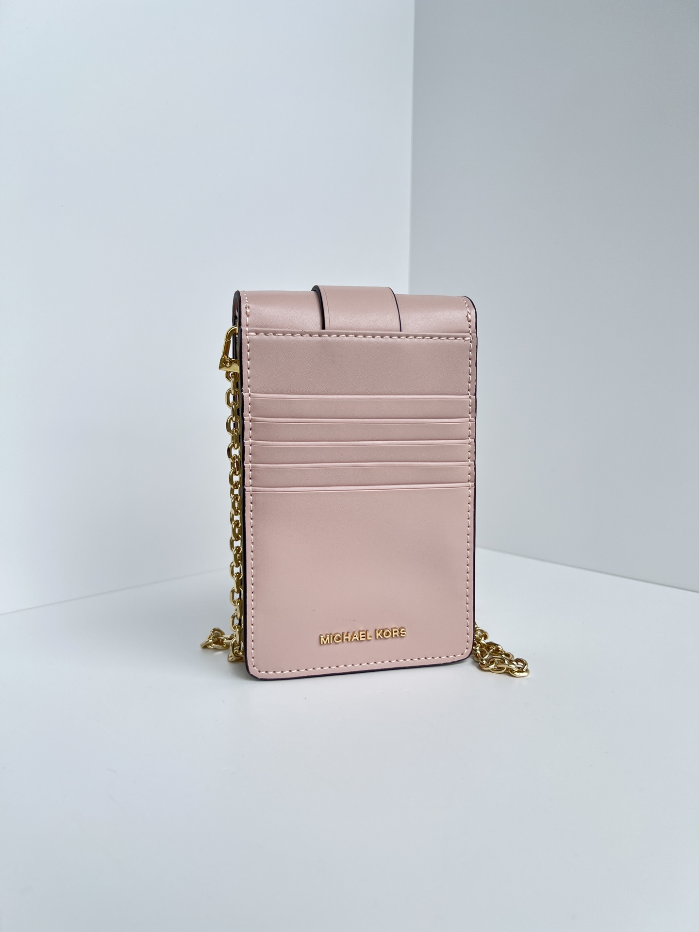 Michael Kors Mk Charm 小号链条手机包 翻盖设计 搭配金属细链条 小巧包身可以容纳您的手机等随身小物