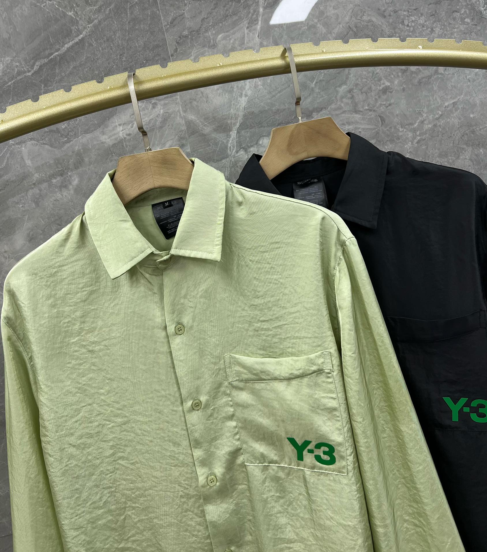 2SS新款山本家族经典印胶logo点缀天丝混纺翻领衬衫"