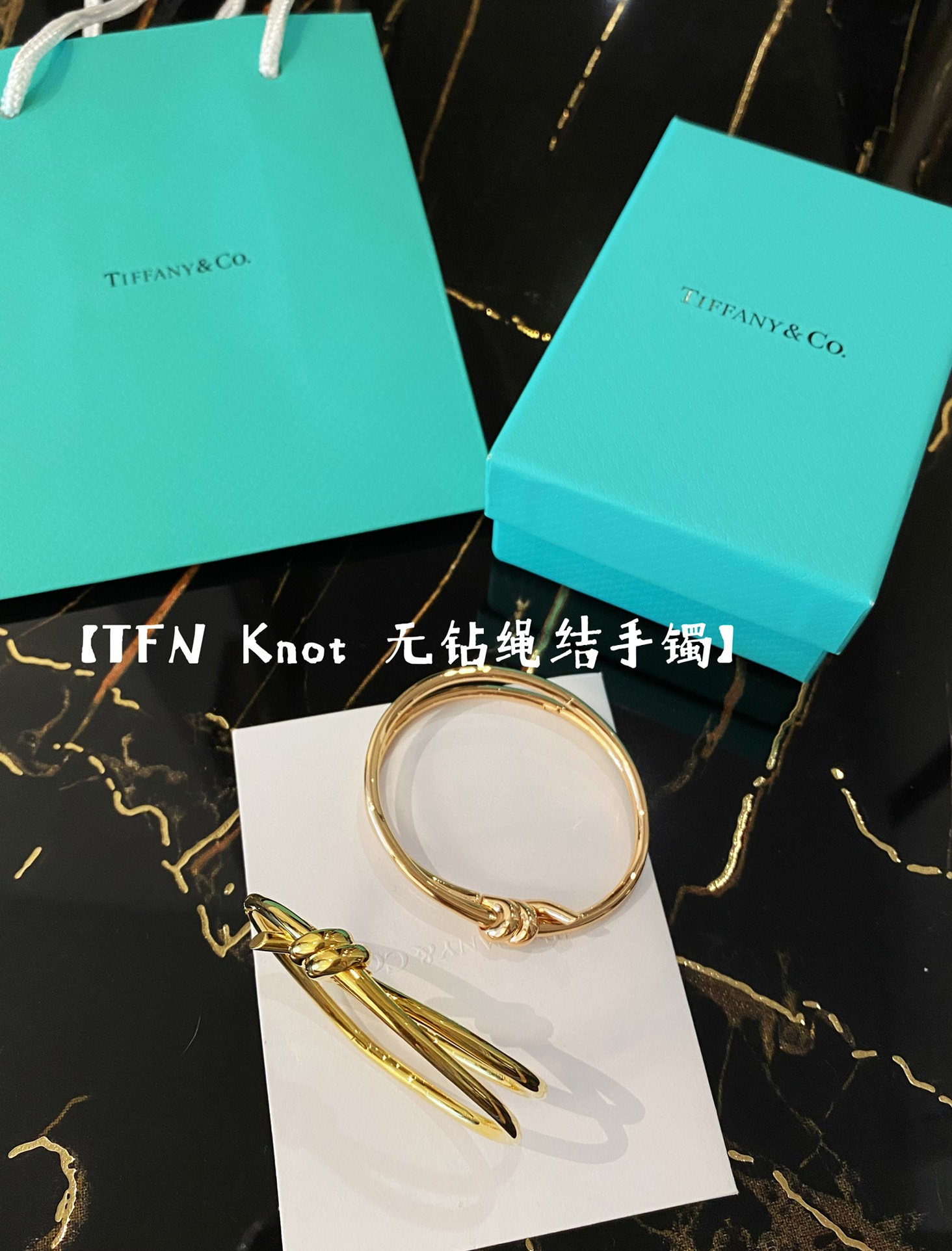 NO:632019,88320 [TF knot diamond-free rope bracelet] ·The whole body is CNC carved, the texture is very good, and the hand-set diamonds are very strong. ·Purely hand-set diamonds, ensuring the most translucent visual difference between the naked eye and real diamonds. Look for our products, the quality of the pictures are all real shots, the most conscientious seller on the Internet, guarantee that the real thing is consistent with the picture, if you want cheaper, please go elsewhere, Tom Ford, Bracelet, Cardia high-end jewelry1986090988320【TF knot无钻绳结手镯】 ·通体cnc精雕出来,质感特别棒,纯手工镶钻非常牢固 ·纯手工镶钻,保证最透亮肉眼和真钻视觉感几乎无差异 认准我们出品,图片的品质都是实拍,全网最良心卖家,保证实物与图片一致,要便宜的请移步别家,,tom ford,bracelet,卡迪亚高端饰品,Jewelry