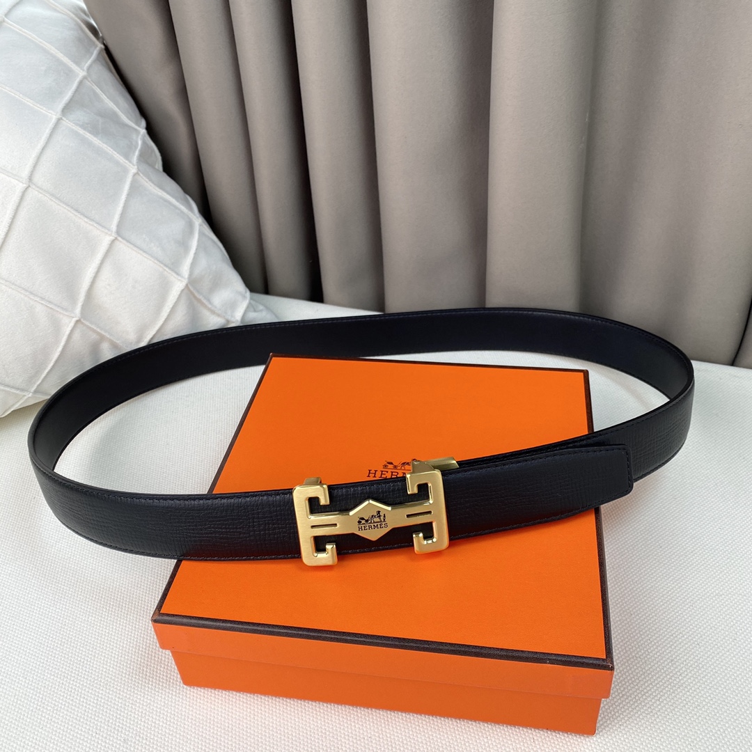 I0 .男士H家牛皮腰带柔软细腻,百搭大方,宽3.5CM 、 官网同步,纯铜五金、该皮带可调节,且能根据需要剪裁,达到修身效果,自动扣腰带