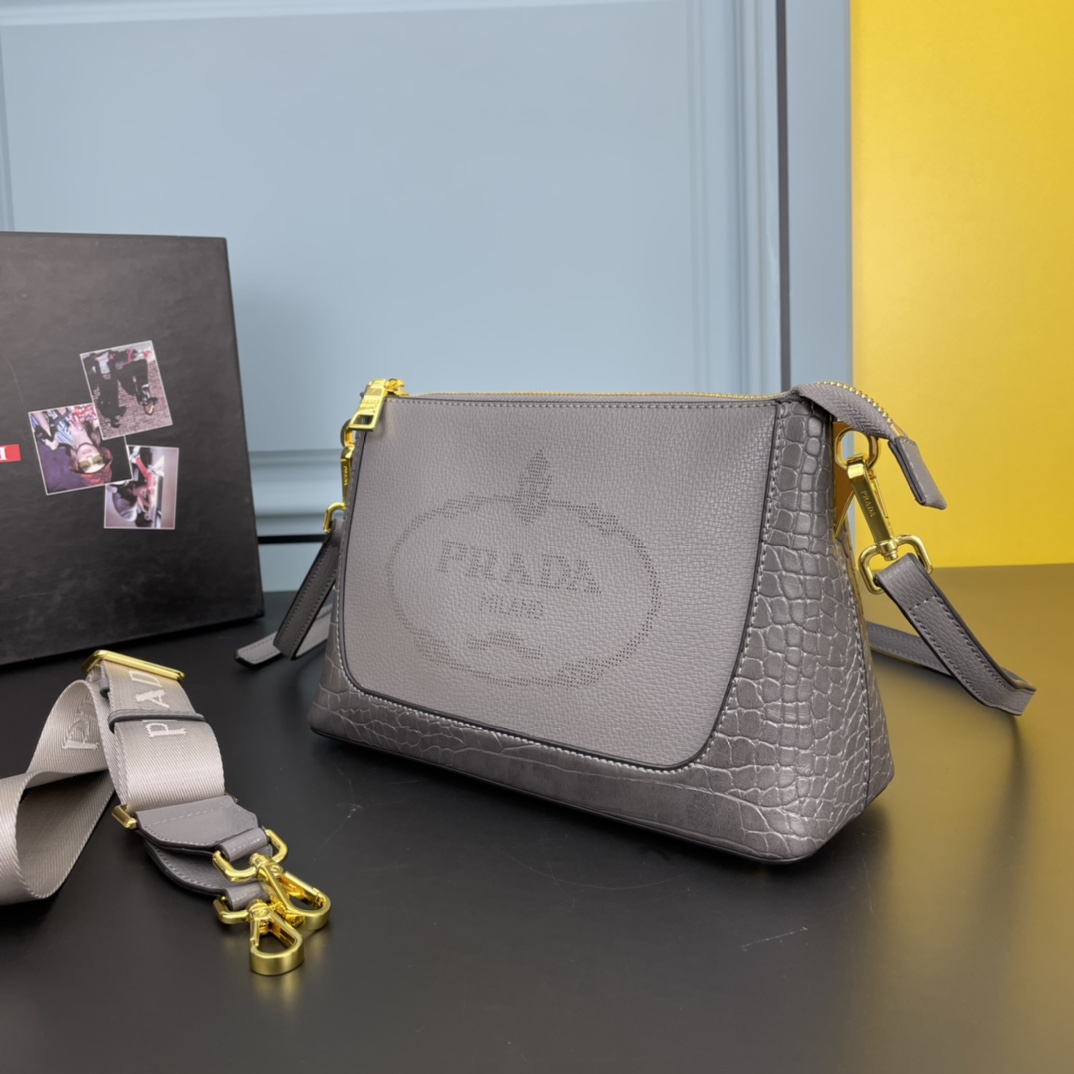 [Prada Women