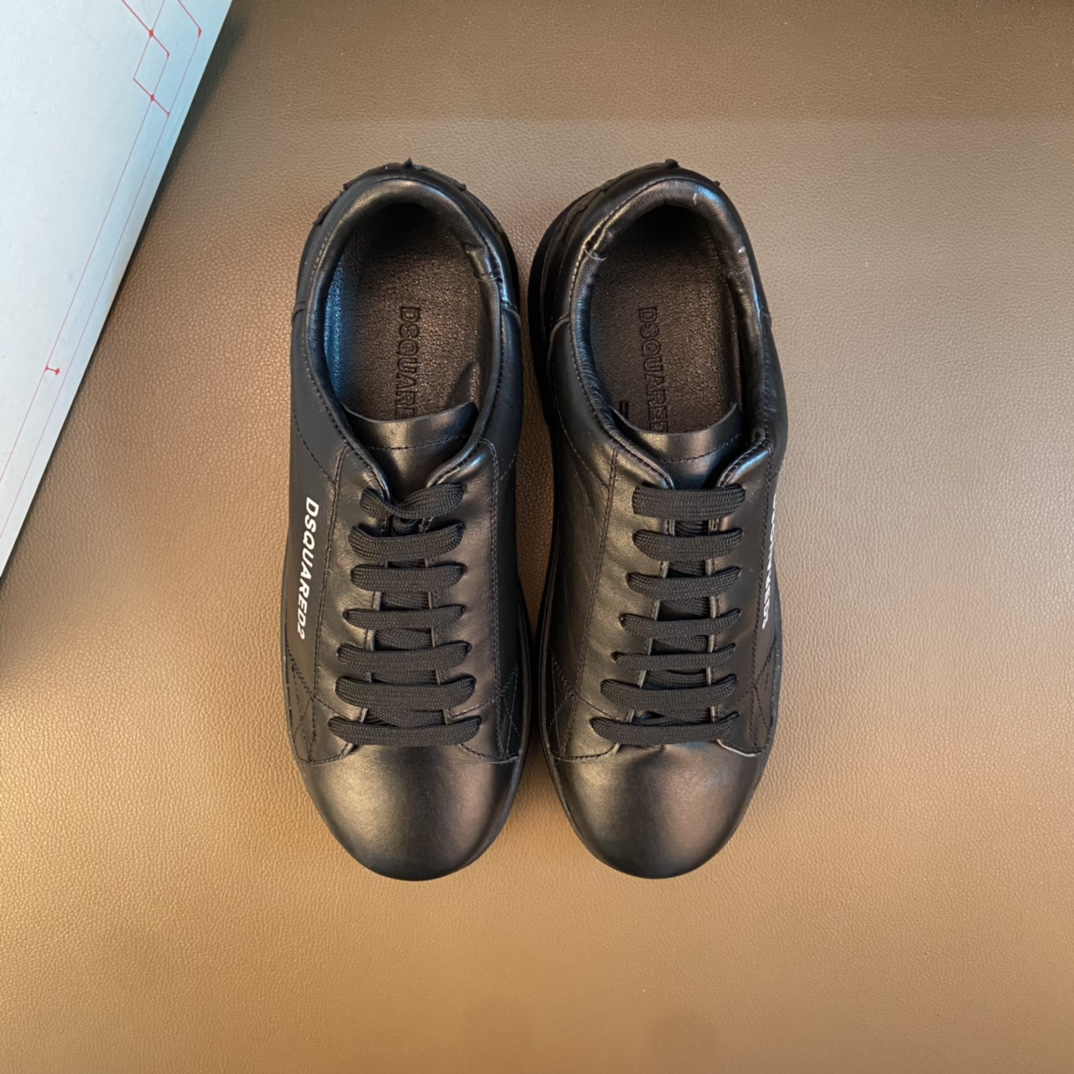 J0  高品质😍 欧美大师设计简洁高档大气，专柜品质值得信赖，面料进口顶级牛皮 。😍 羊皮内里🐑 做工精细，专柜原版大底，上脚舒适百搭，潮男乐福专属定制，小 麦昆 Alexander McQueen  适合司机户外行车🚗 休闲鞋系列之首 男鞋