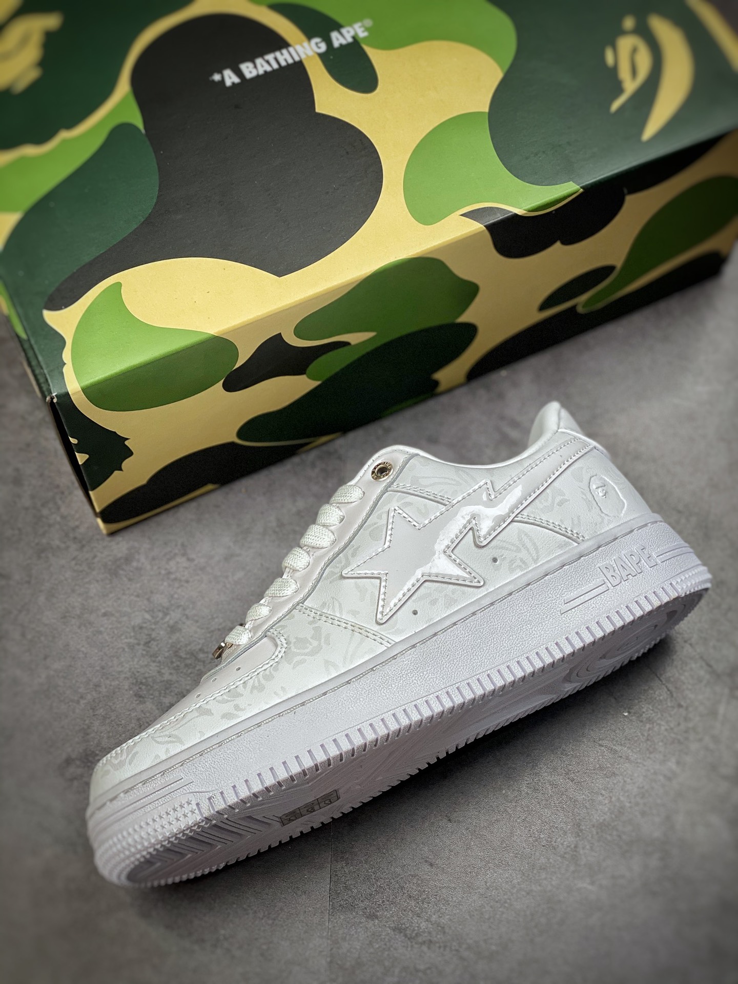 Japan's Harajuku trend brand A Bathing Ape BAPE Sta Low flash star series low-top sneakers 1H7-0288-111