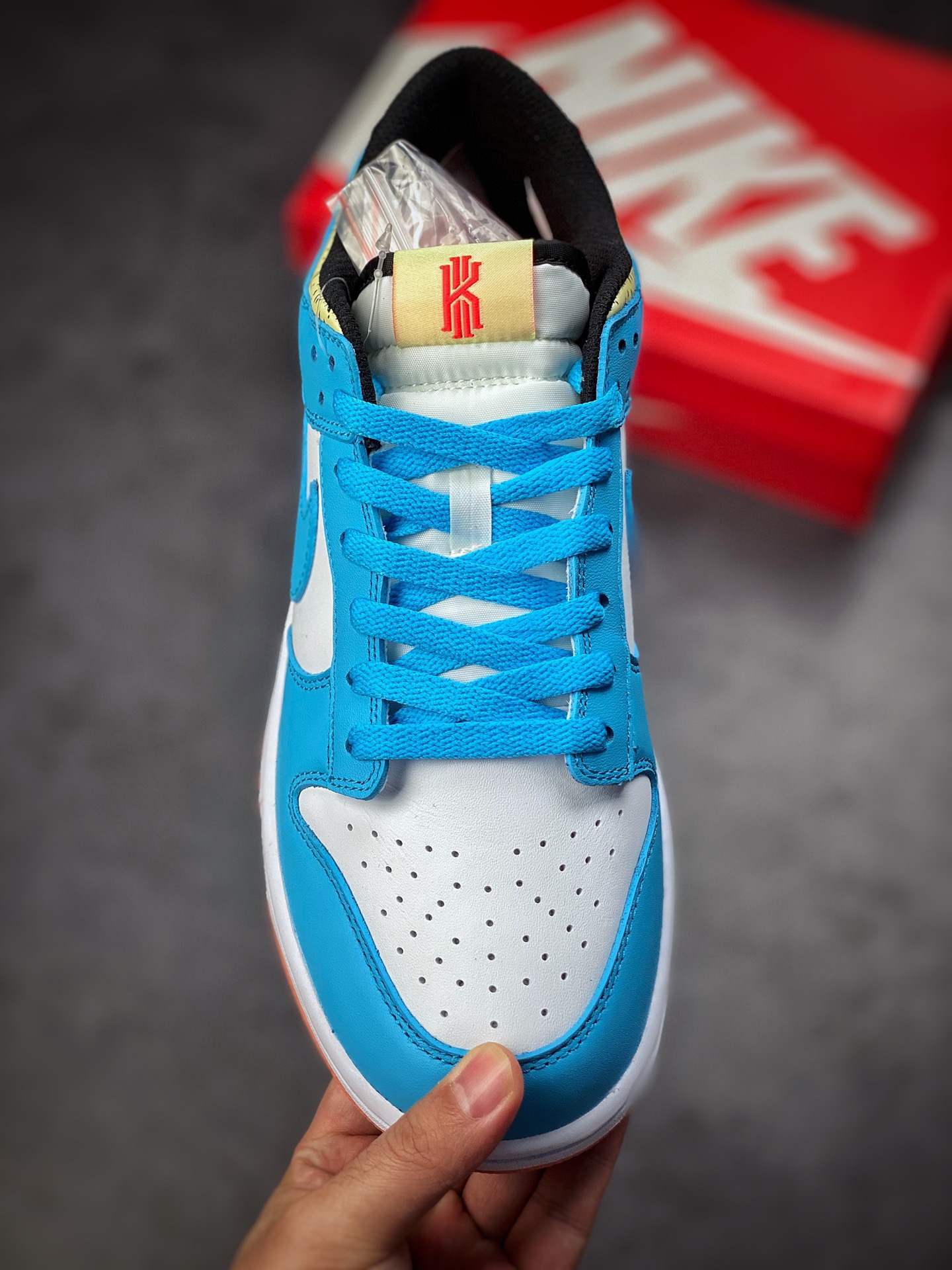 300 Kyrie Irving x Nike Dunk Low 白蓝 欧文 DN4179-400