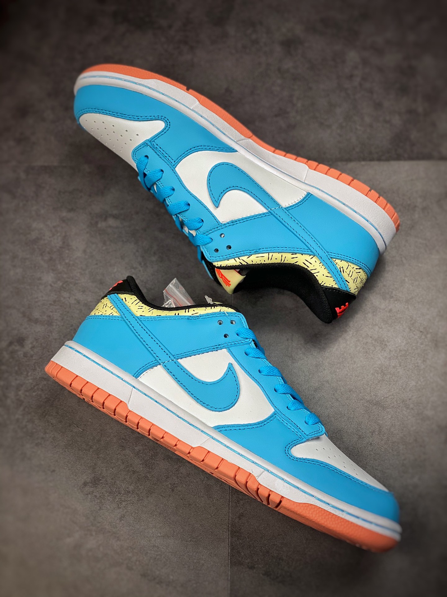 300 Kyrie Irving x Nike Dunk Low 白蓝 欧文 DN4179-400