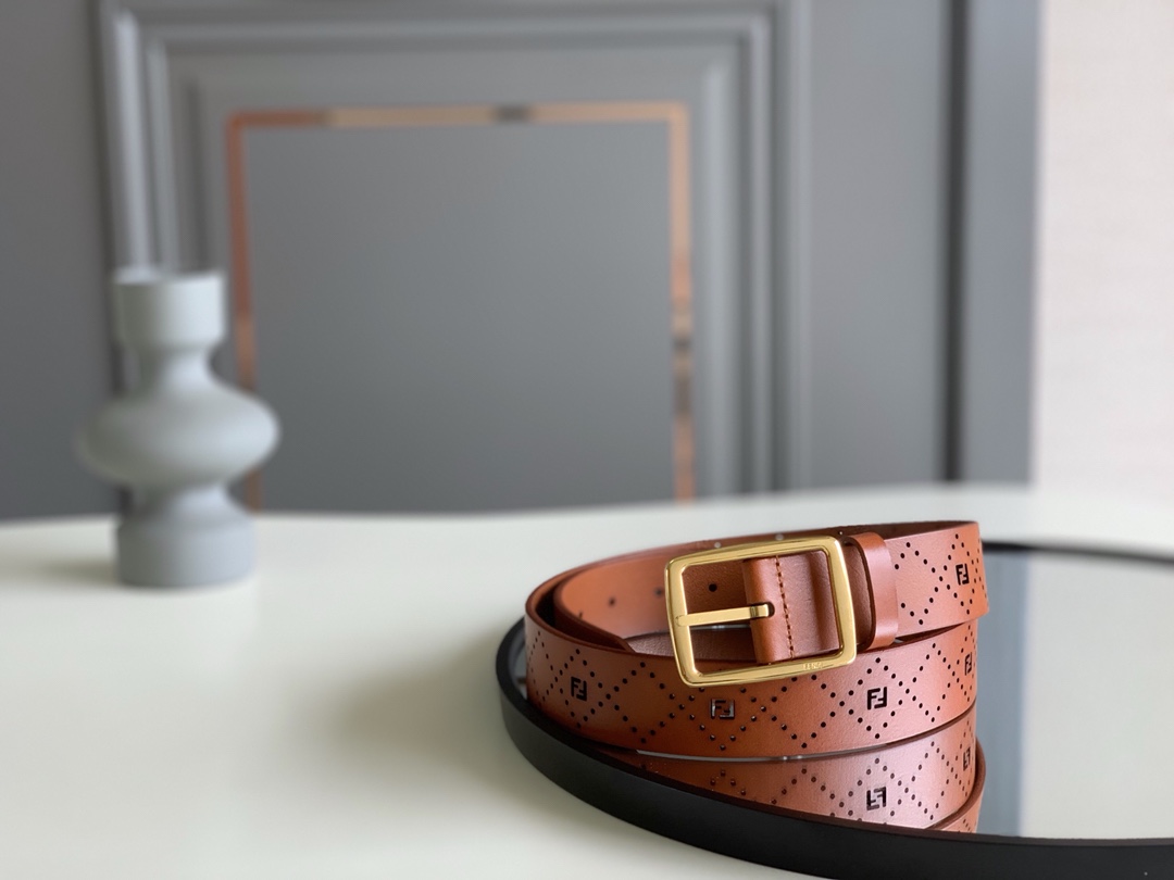 Fendi 五金做工精细 线条流畅 表面光滑 𝐙𝐏电镀工艺 香港通关【𝐇𝐀𝐀𝐒】 进口皮料