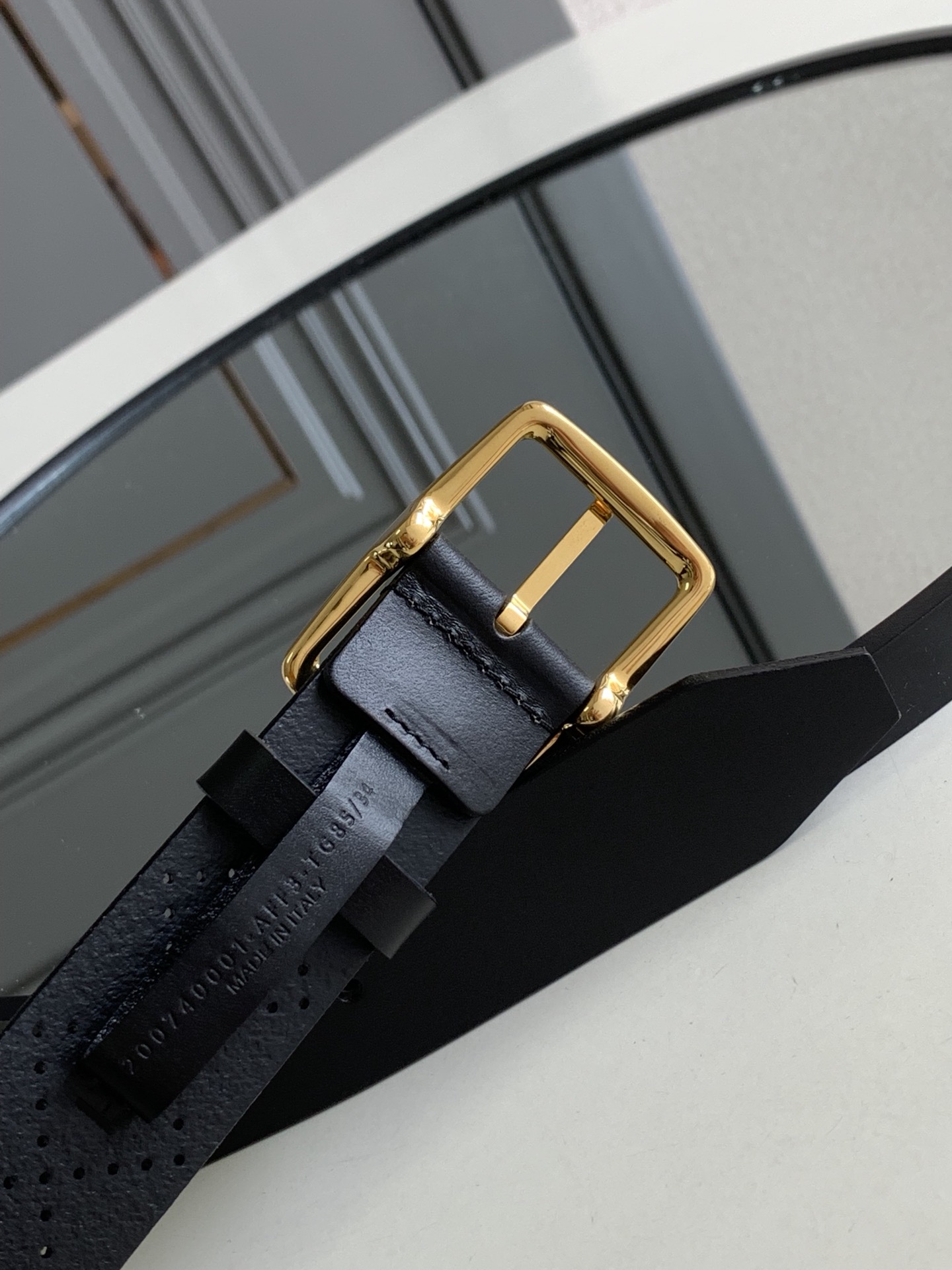 Fendi 五金做工精细 线条流畅 表面光滑 𝐙𝐏电镀工艺 香港通关【𝐇𝐀𝐀𝐒】 进口皮料