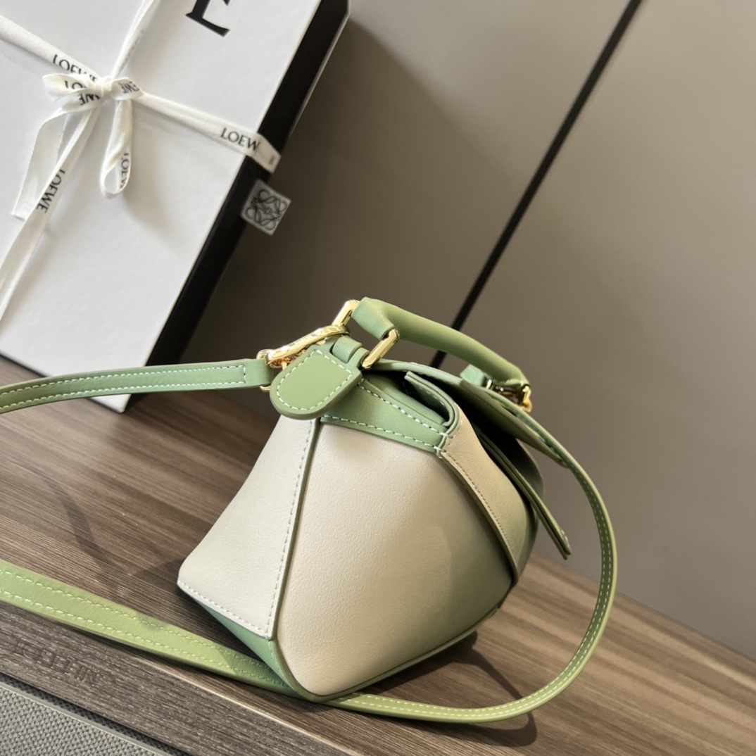 [Loewe Women