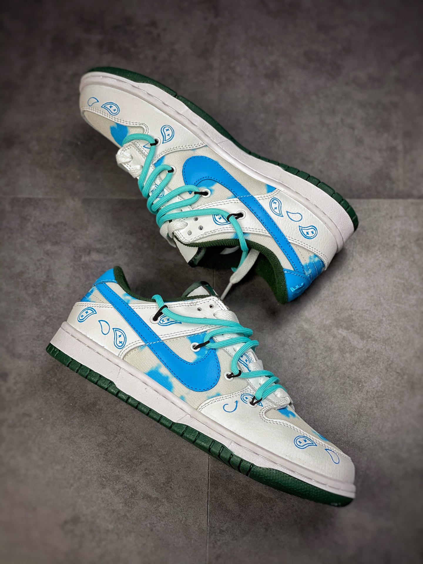 190 Nike Dunk SB Low 白蓝腰果花 DH0957-100