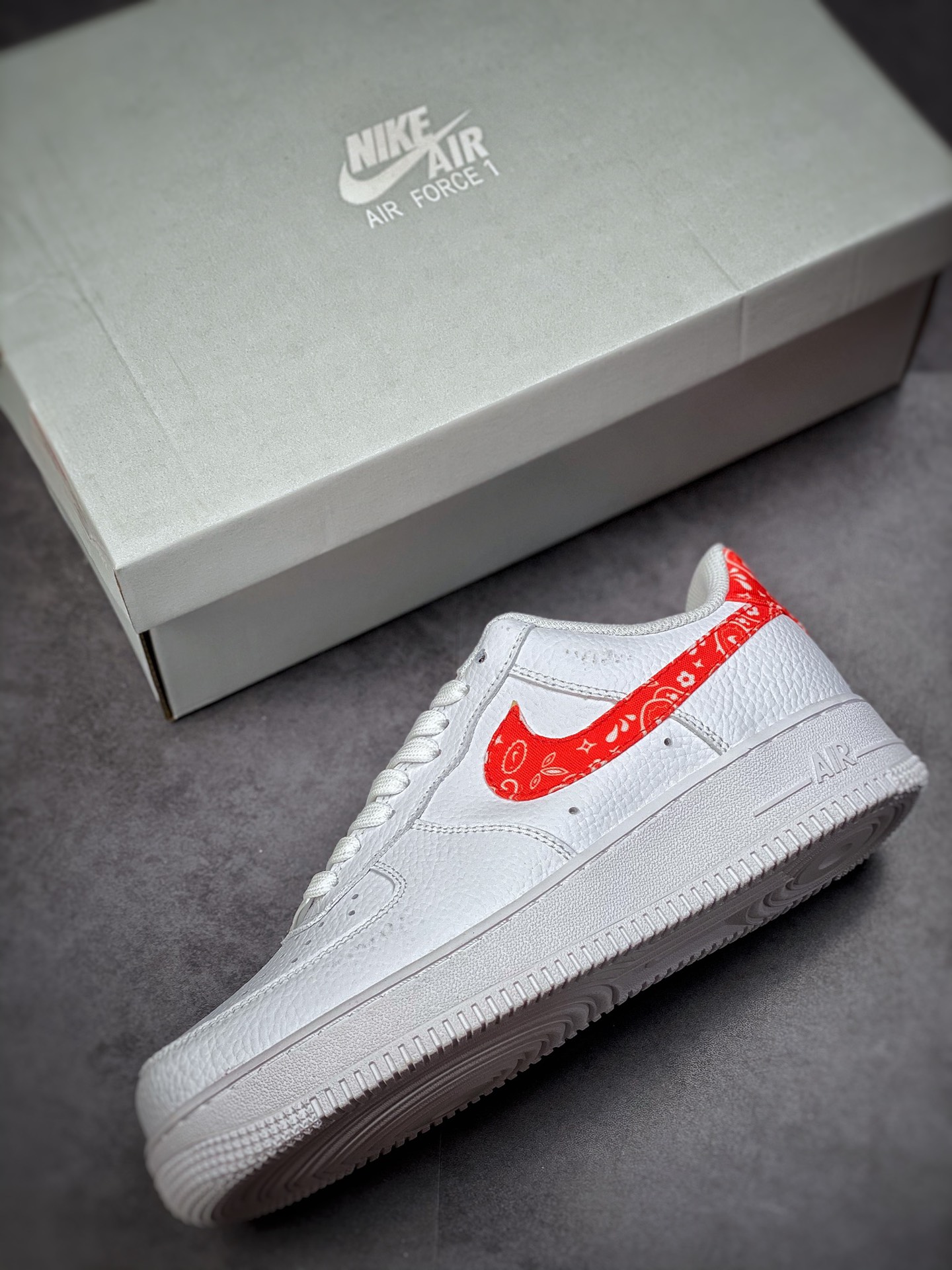 150 Nike Air Force 1 Low 07 橘红腰果花DJ9942-102