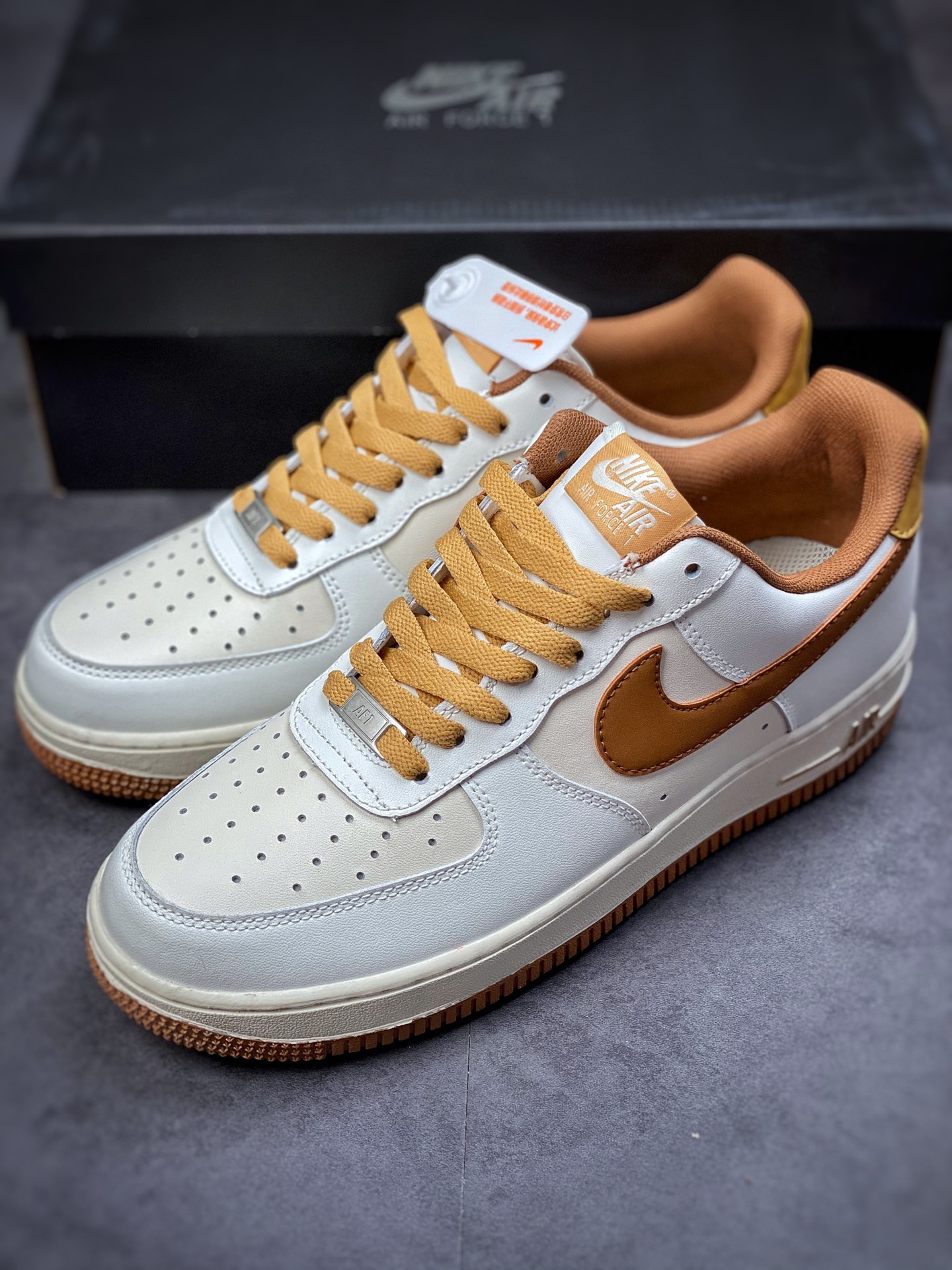 220 Nike Air Force 1 Low 07 奶油黄拼接 CW3388-204