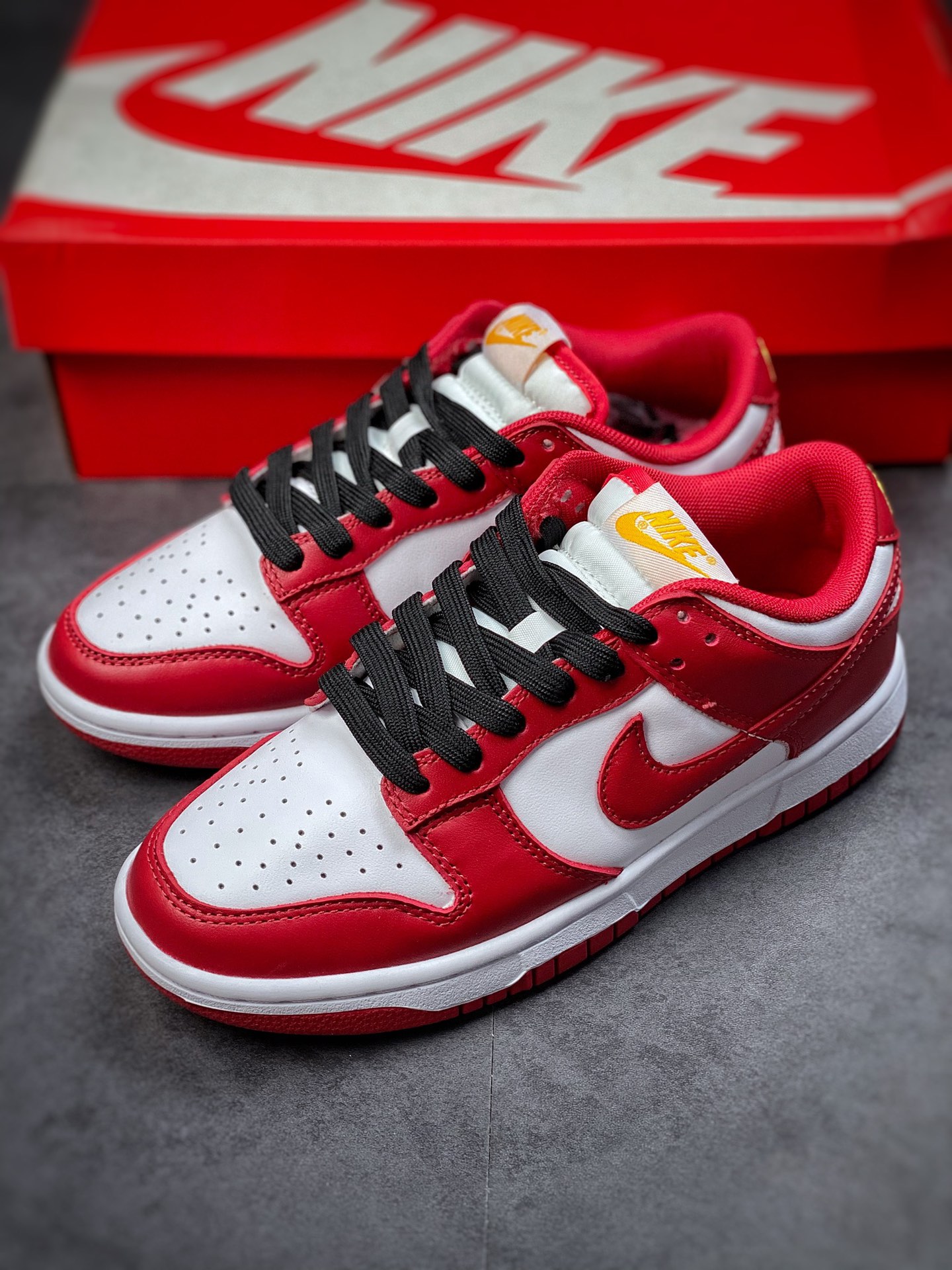 300 Nike SB Dunk low “Gym Red” 白红配色  DD1391-602