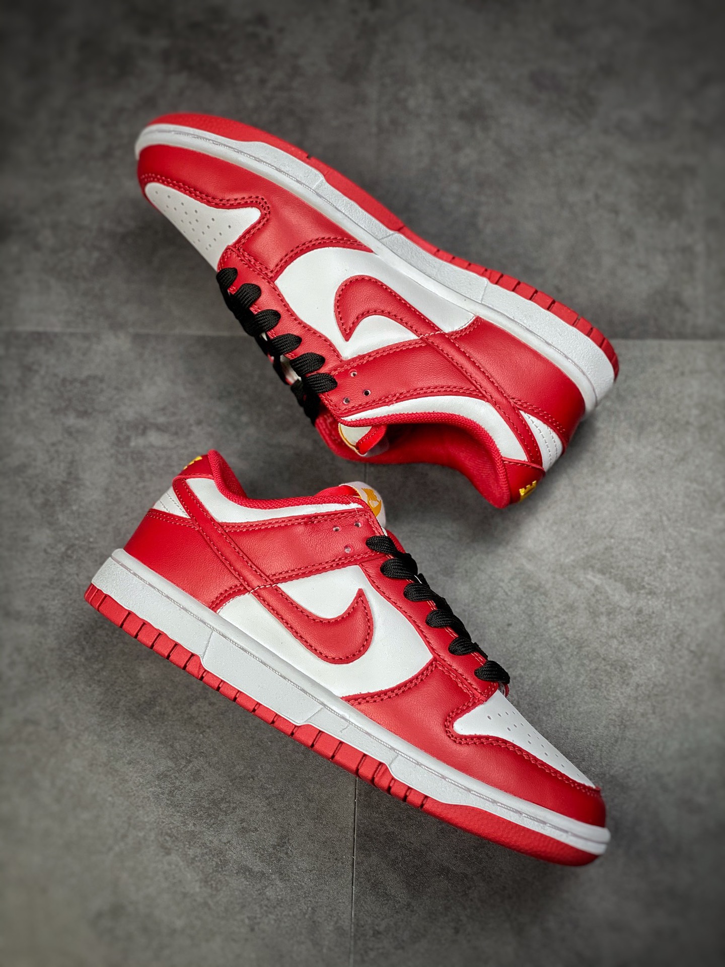 300 Nike SB Dunk low “Gym Red” 白红配色  DD1391-602