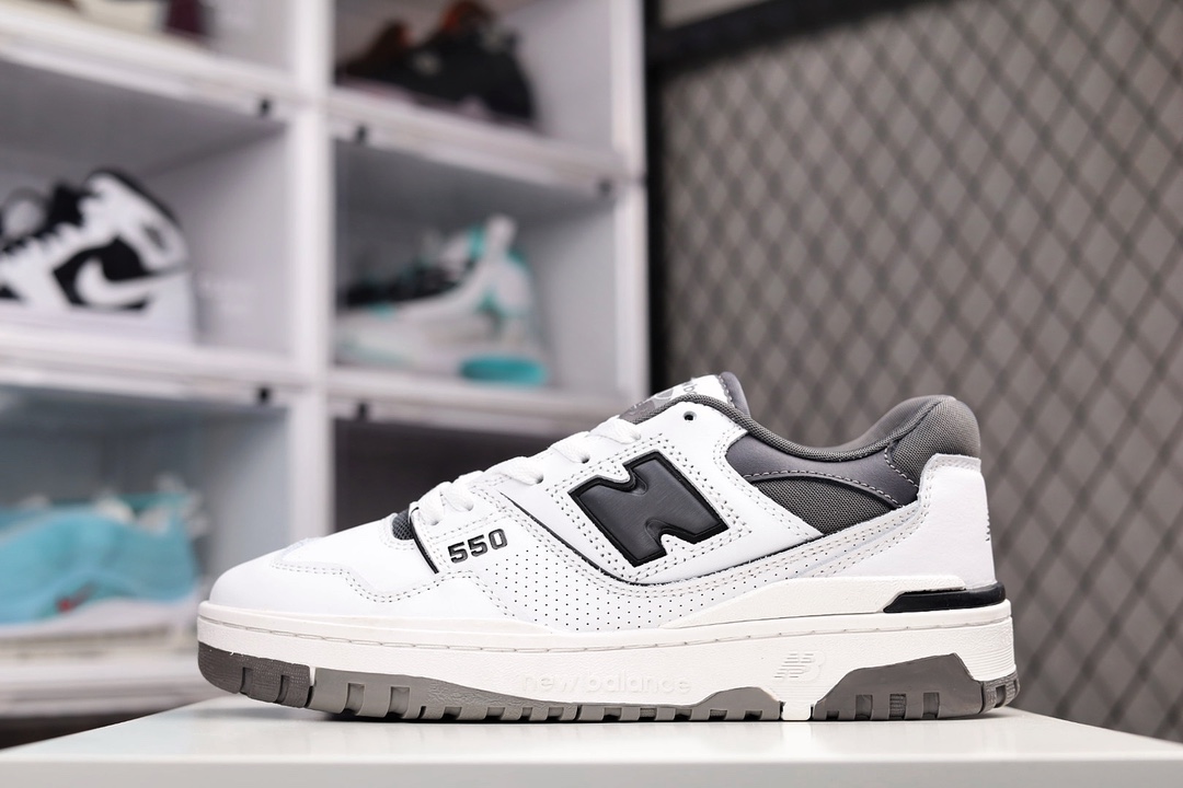 G5 公司级 升级原楦原纸版数据开发版型 采用硬质牛培皮及翻毛皮组合透气网纱鞋面材质 厚实耐磨橡胶缓震大底复古新选择，NB新百伦New Balance BB550系列经典复古低帮休闲运动篮球板鞋ZJR