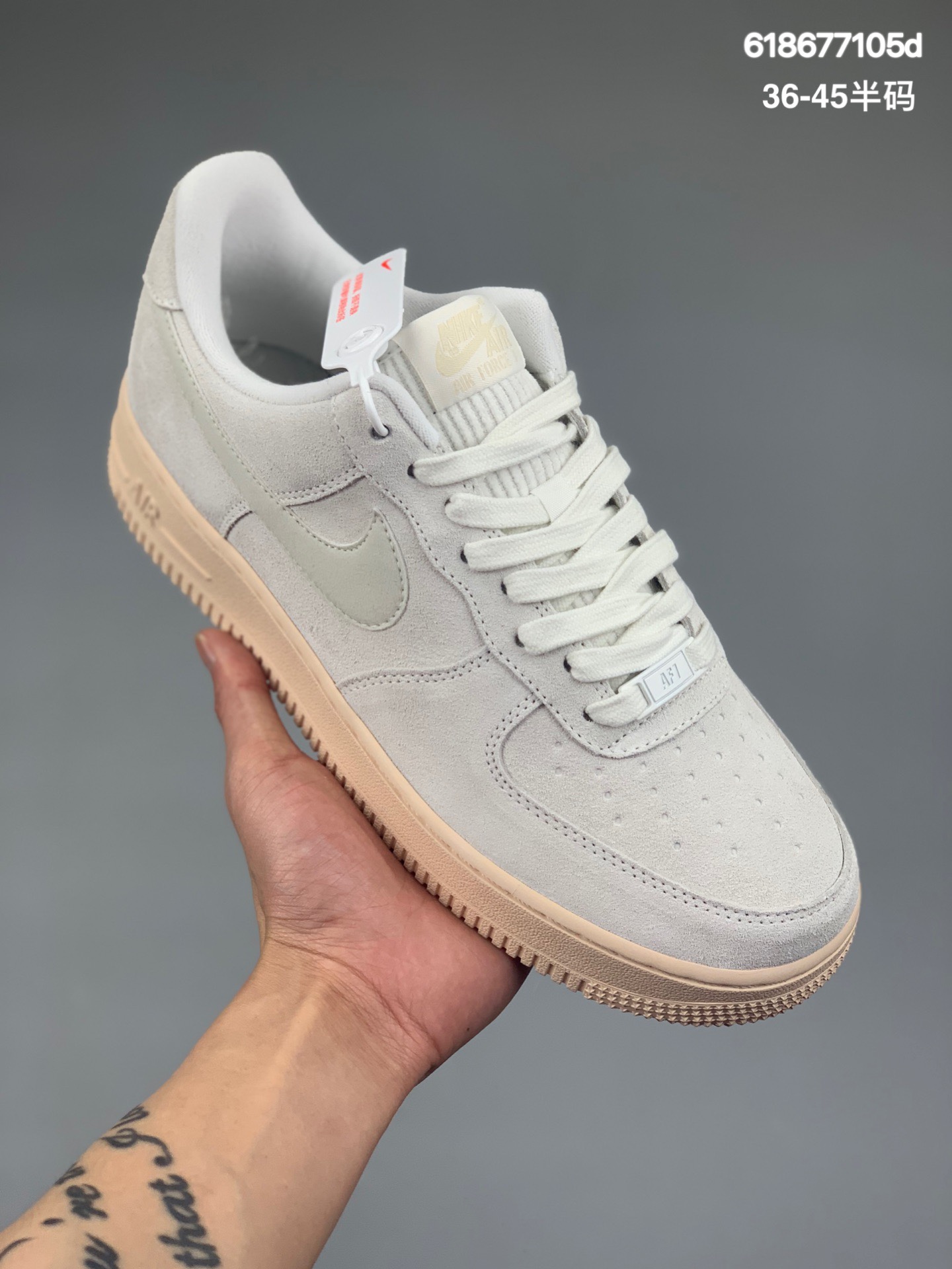 本地
克⁠耐 Nike Air Force 1 ’07 军⁠空一号帮⁠低百搭休运⁠闲动鞋⁠板。柔软、性⁠弹十的⁠足缓能⁠性⁠震和出中⁠的⁠色计⁠设⁠底，跨⁠横古⁠复与现的⁠代外型合⁠结，就⁠造出风靡全球三多⁠十的⁠年Force 1，直到今天还深青⁠受睐

号⁠货：DO6730
数⁠码：36 36.5 37.5 38 38.5 39 40 40.5 41 42 42.5 43 44 45
码⁠编：618677105d