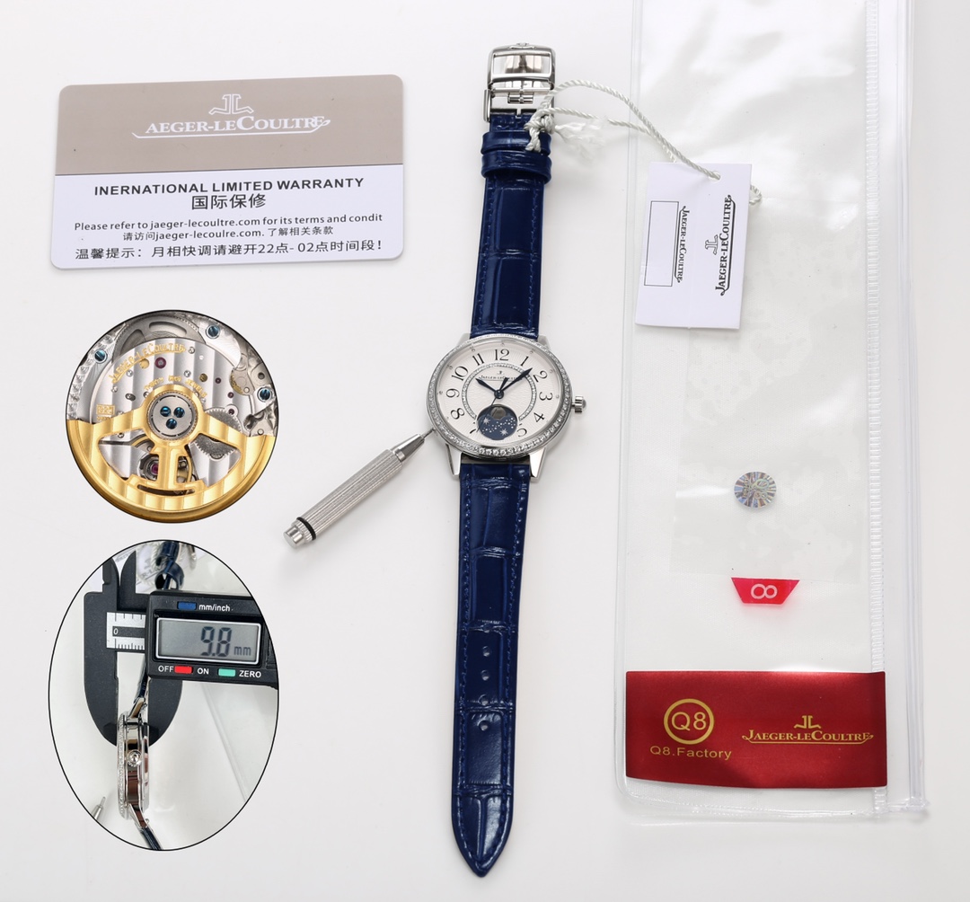 NO:157140,Jaeger-LeCoultre-Dating Moon Phase Upgrading V7 version is romantically launched, the full moon and the lack of moon functions are synchronized with the original, and the thickness is upgraded simultaneously to be consistent with the original version, with the thinnest market!  [Movement] The original imported movement is modified 925A/1. (Our movement is imported, not most domestically produced machines in the market can reduce the rework rate to the lowest). Functions are synchronized with original: The moon phase dial at 6 o'clock is a circle of one month, and the case button at 7 o'clock adjusts the moon phase function. [Case] ​​diameter 34mm and thickness 9.0 mm. The appearance is made of original stainless steel and is inlaid with brightly arranged diamonds in close arrangement. [Dial] Guilloche dial, the inner dial is harmoniously and symmetrically embellished with smaller diamonds. [Watch mirror] is made of sapphire crystal glass mirror with high transparency, clear and clear. [Watch strap] is Italian high-quality cowhide cowhide, paired with Jaeger-LeCoultre classic folding buckle. The physical object determines everything. Gentle and elegant, the beauty of a generation! The quality of a large manufacturer!  Welcome to reprint!  ,jaeger-lecoultre,cowhide19860909积家-约会月相升级V7版浪漫登场,月圆月缺功能同步原装,厚度同步升级真正做到与原版一致,市场最薄！【机芯】原装进口机芯改装925A/1.(我们的机芯是采用进口的,不是市场大部分国产机仿的才能做到将返修率降到最低).功能同步原装: 6点钟月相盘为一个月走一圈, 7点钟方向表壳按钮调节月相功能.【表壳】直径34mm,厚度9.0毫米.外观同原装精钢材质打造表圈镶嵌了紧密排列的明亮式切割钻石.【表盘】扭索饰纹表盘,内表盘和谐对称的点缀了尺寸较小的美钻.【表镜】材质为蓝宝石水晶玻璃镜面高透清晰高透清晰.【表带】为意大利高质量头层牛皮,搭配积家经典原装折叠一体扣. 实物决定一切.婉约典雅 一代之丽!大厂品质！欢迎转载！,,jaeger-lecoultre,cowhide,Watch