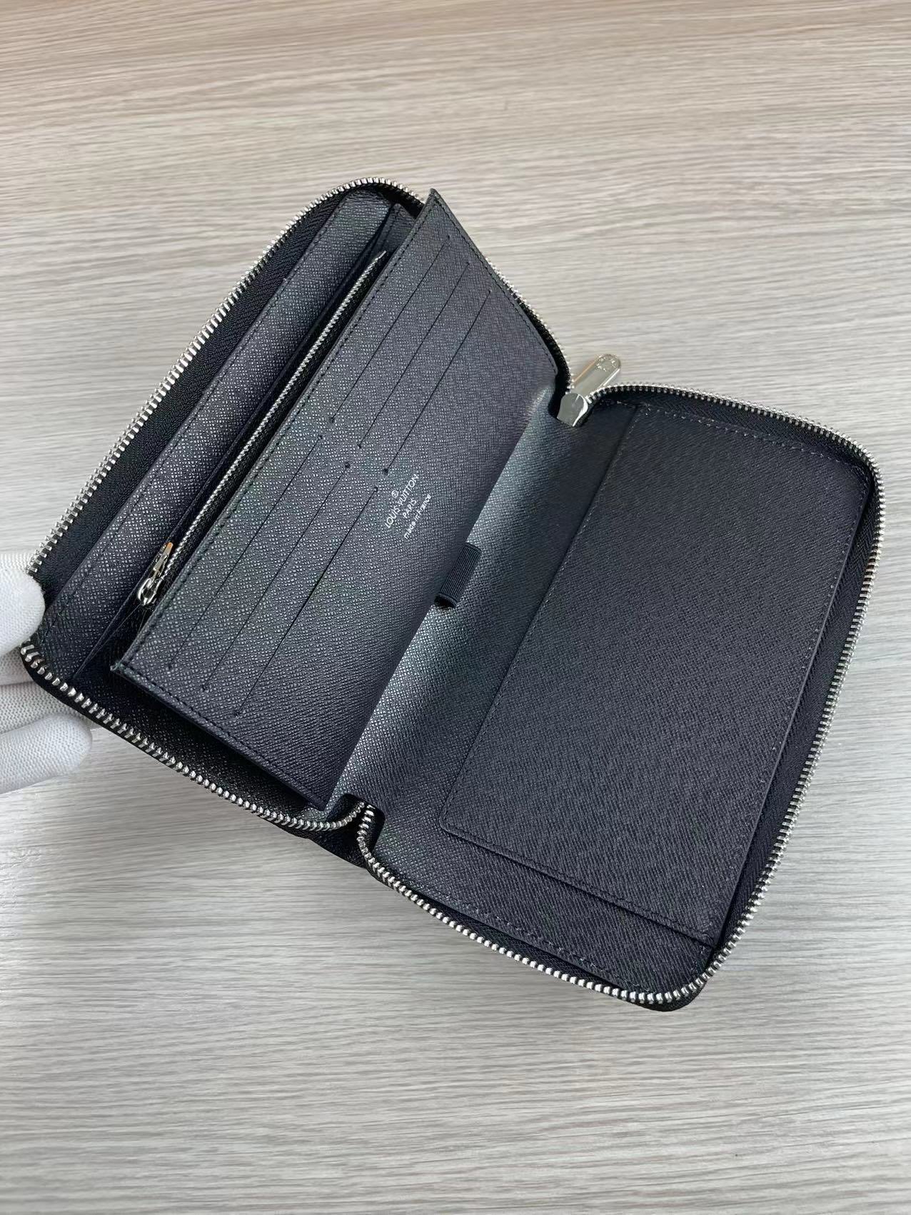 Card slots in premium leather wallet