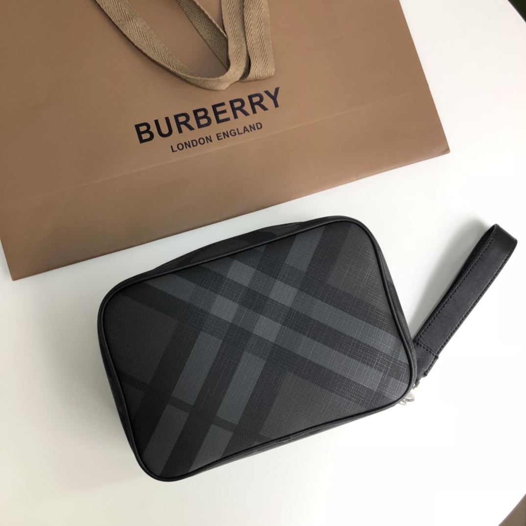 Burberry Black Check 22 5 x 5 x 15cm everyday