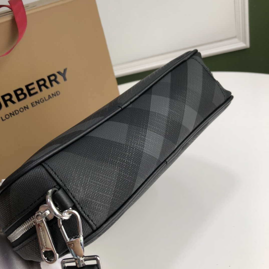 Burberry Classic Black Check 22.5x5.5x15cm crossbody