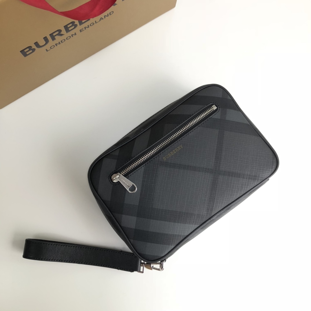 Burberry Black Check 22 5 x 5 x 15cm everyday