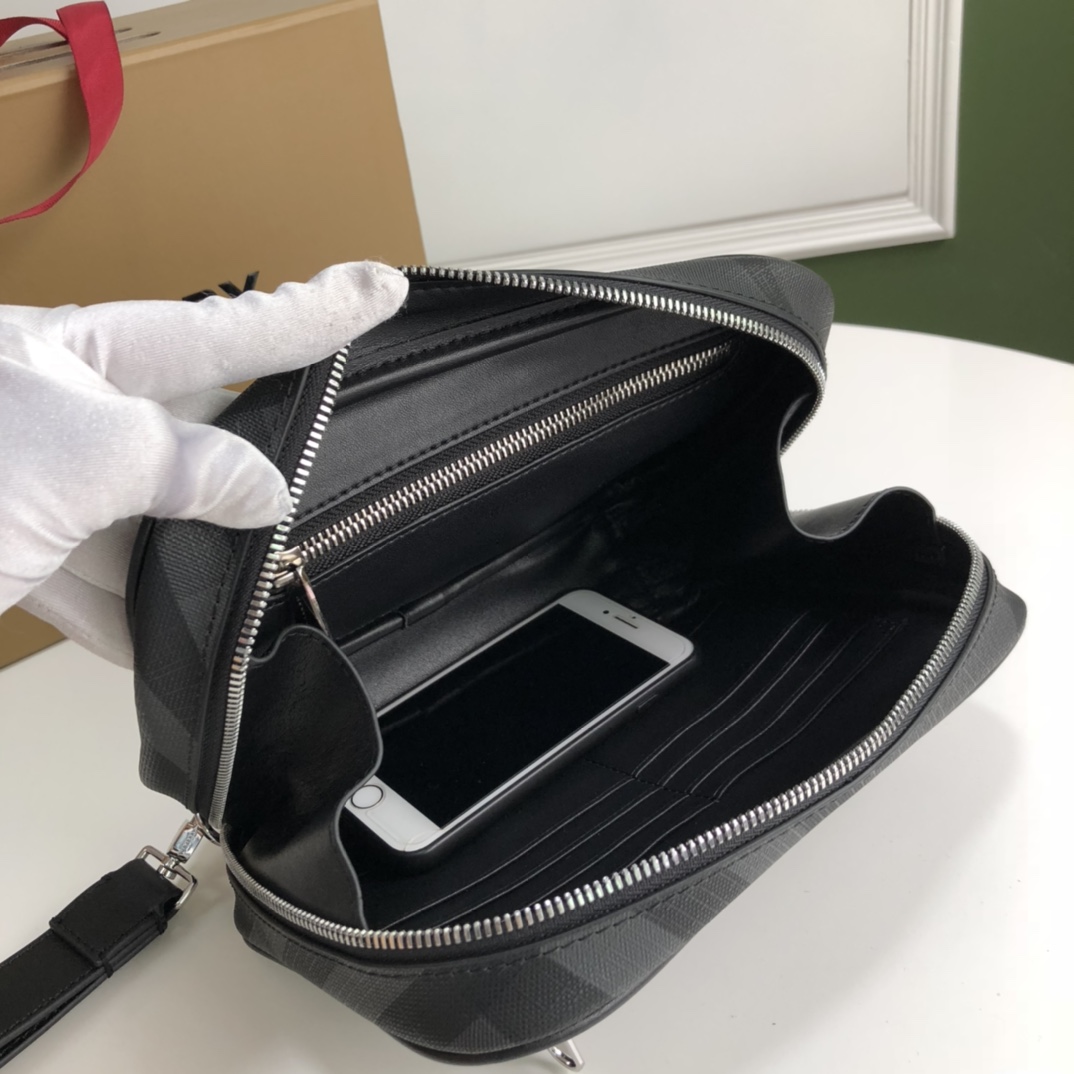 Burberry Classic Black Check 22.5x5.5x15cm crossbody