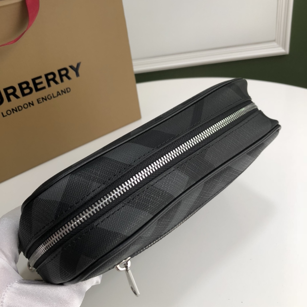 Burberry Classic Black Check 22.5x5.5x15cm crossbody