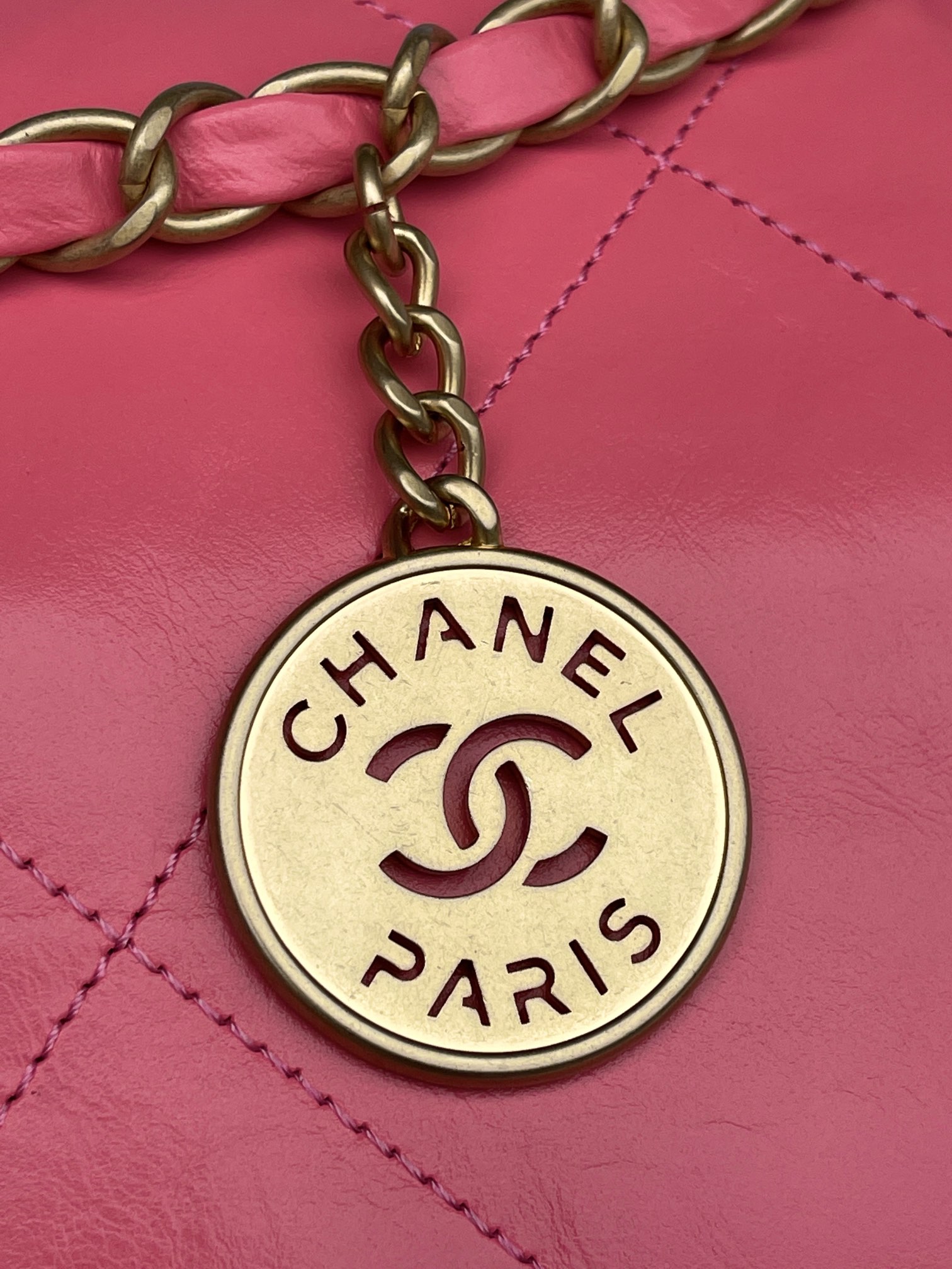 Chanel型号:AS3260简介:原单质量经典之作华丽与气质的前沿是你意想不到的尊贵皮种:原单进口牛皮