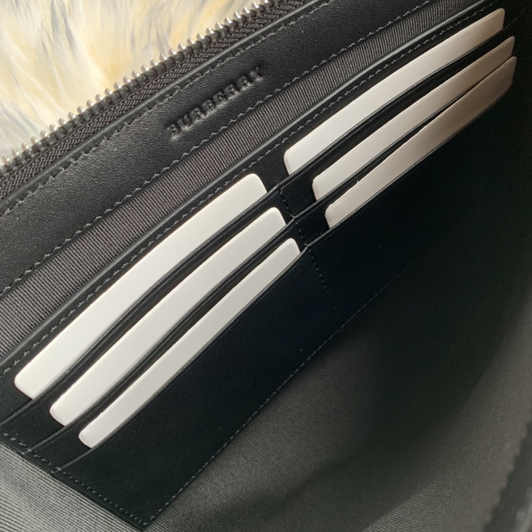 Burberry Classic Black Plaid Standard business