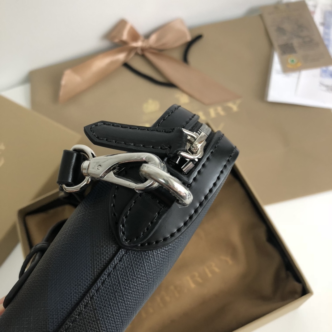 Burberry Classic Black Check 25x14 everyday