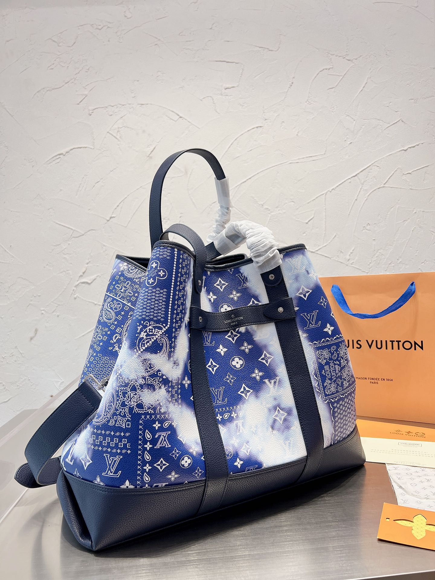 Louis Vuitton Handbags Tote Bags M20553