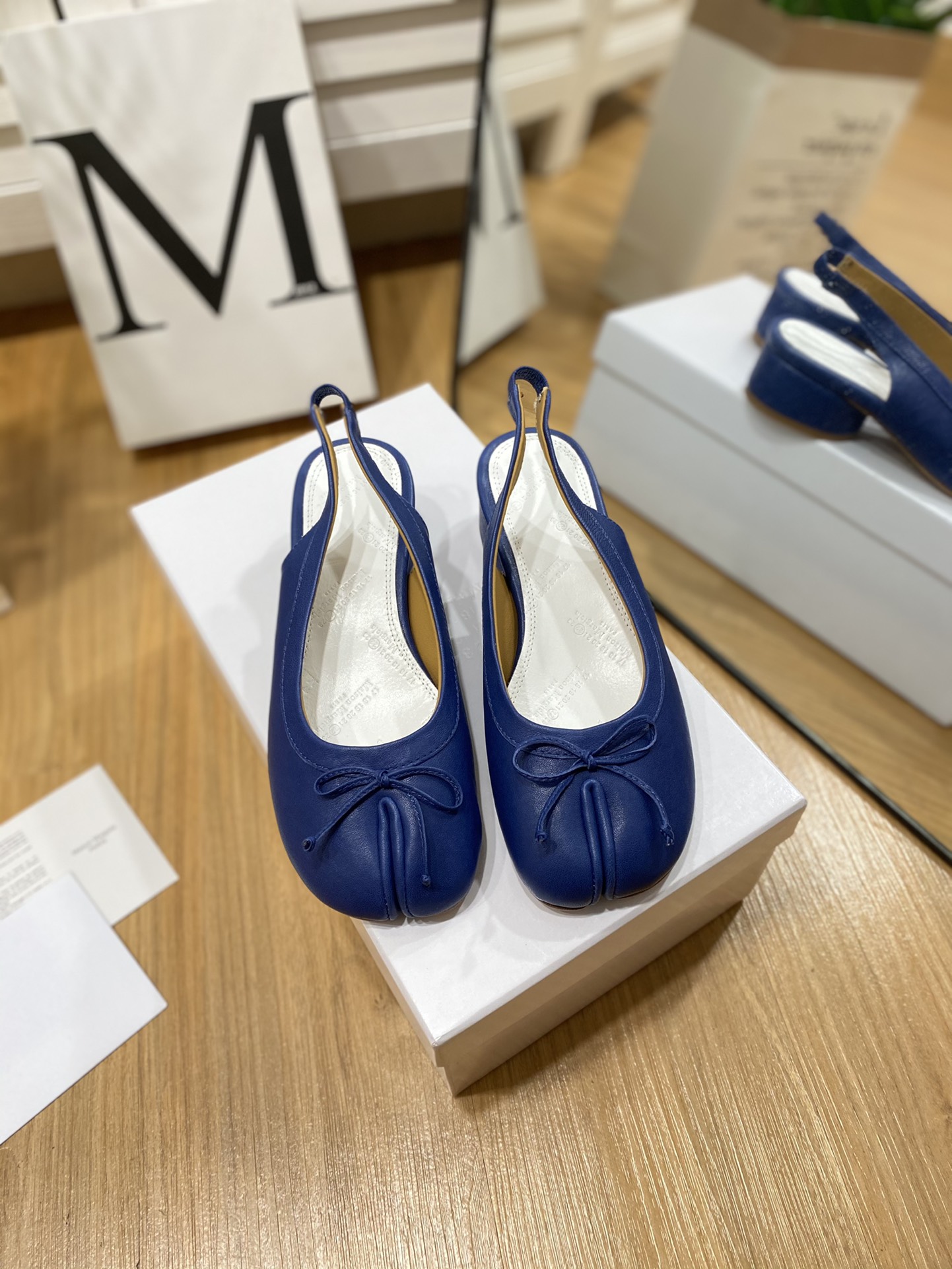 NO:167742,Maison Margiela｜MM6 Maison Margiela retro bow-toed toe empty sandals, pig trotter toe split shoes with the word 