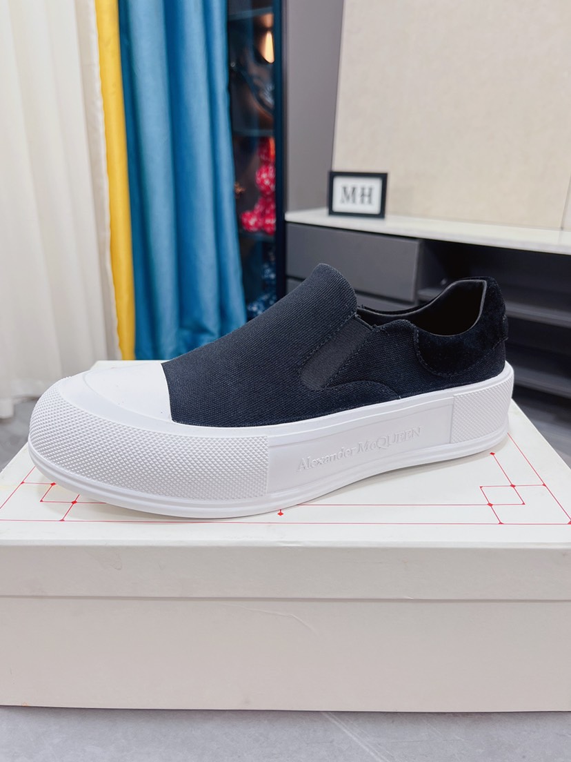 I0  迪士尼联乘©Disney x Alexander McQueen sole sneakers亚历山大· 麦昆 Alexander McQueen 低帮时装厚底休闲运动➕纯手工猛帮工艺➕内外超软皮贴脚透气➕超软水染羊皮内里➕双层一次TPR精密模具大底，