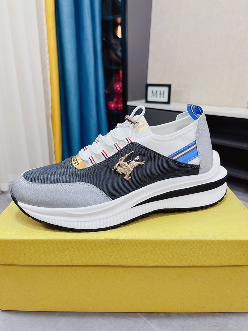 I5   Burberry 巴宝莉 系带休闲男鞋抢先上市，材料做工完胜市场所有版本 最高品质出货头层牛皮配进口原版材料➕真皮内里，私模软质大底，上脚舒适度高、进口专用材料凸显品牌独特魅力 ，高端定制 38一44