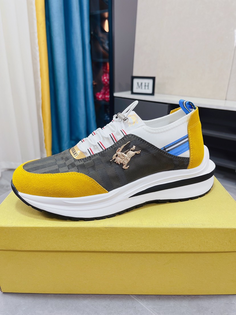 I5   Burberry 巴宝莉 系带休闲男鞋抢先上市，材料做工完胜市场所有版本 最高品质出货头层牛皮配进口原版材料➕真皮内里，私模软质大底，上脚舒适度高、进口专用材料凸显品牌独特魅力 ，高端定制 38一44