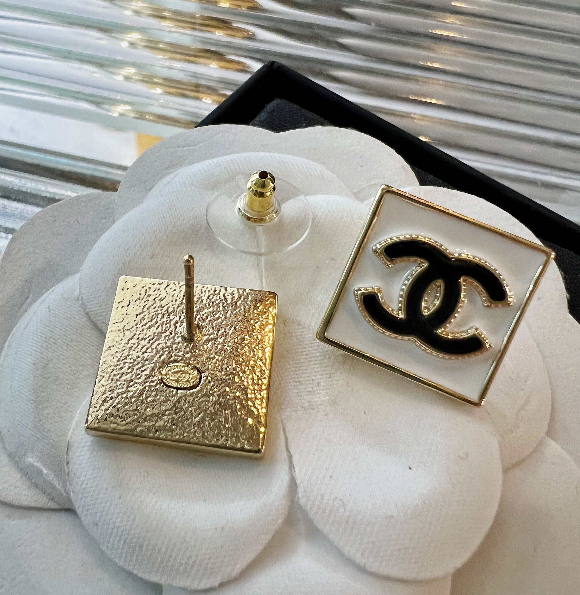 新款☑️CHANEL香奈儿双c方形珐琅耳钉耳环