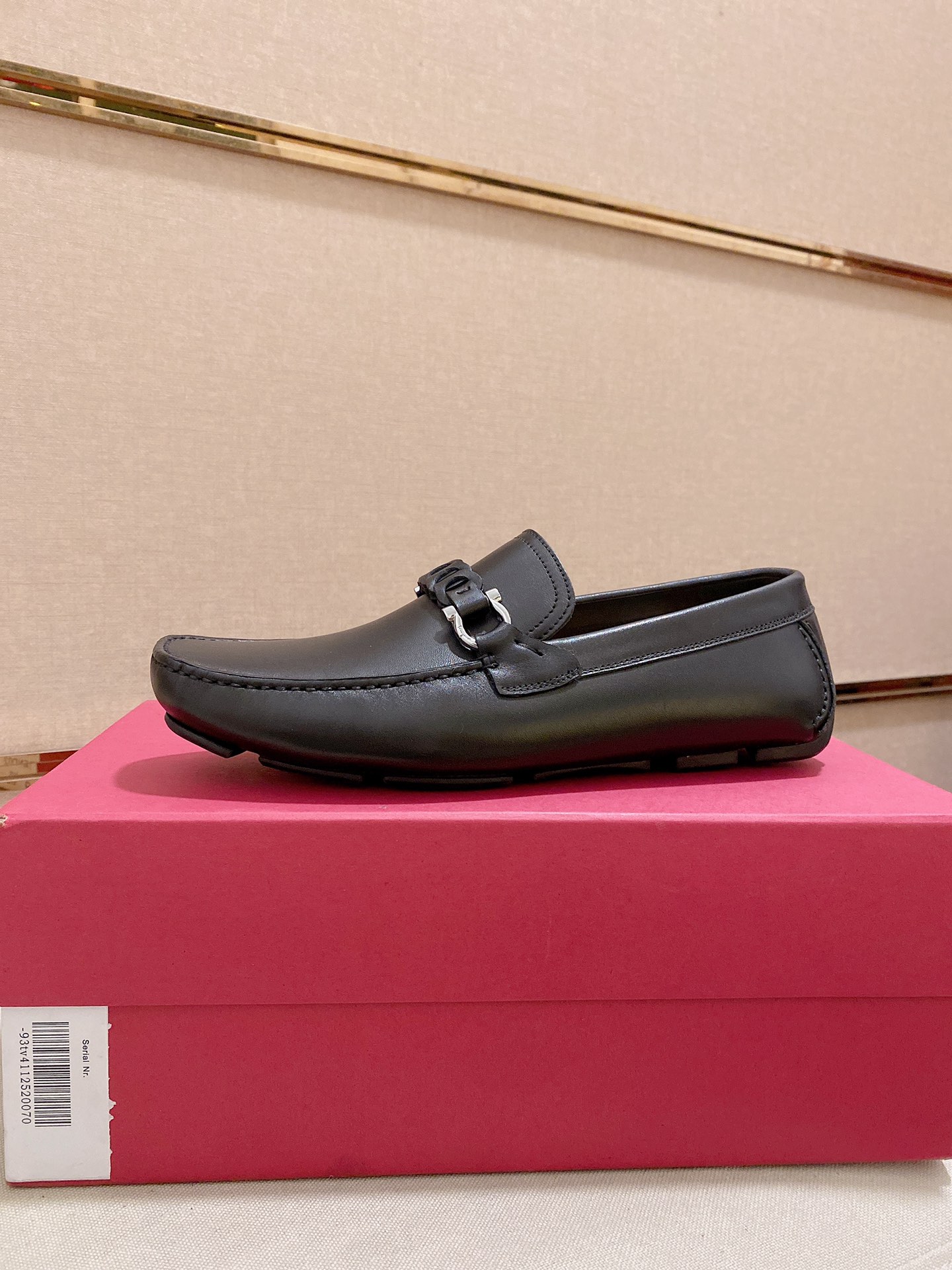 K5 高版本 菲拉格慕Ferragamo品质 🆕🆕独家爆款现货🔥🔥新品上架，高品质TODS男士豆豆鞋高品质，高端开车鞋，配全套包装💪 💪 材质：进口头层牛皮🐂+进口优质水染牛皮内里+耐磨大底👍🏻👍🏻特点：高档舒适 纯手工制作 🚀 🚀 打造最适合您的的完美鞋履 🔥 🔥