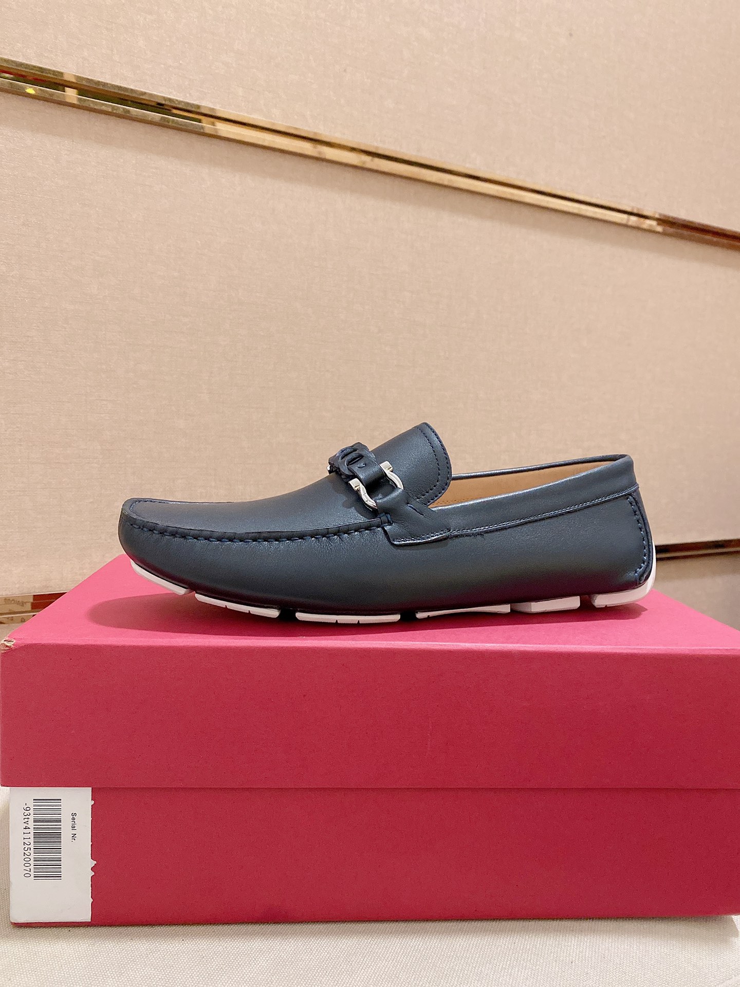 K5 高版本 菲拉格慕Ferragamo品质 🆕🆕独家爆款现货🔥🔥新品上架，高品质TODS男士豆豆鞋高品质，高端开车鞋，配全套包装💪 💪 材质：进口头层牛皮🐂+进口优质水染牛皮内里+耐磨大底👍🏻👍🏻特点：高档舒适 纯手工制作 🚀 🚀 打造最适合您的的完美鞋履 🔥 🔥