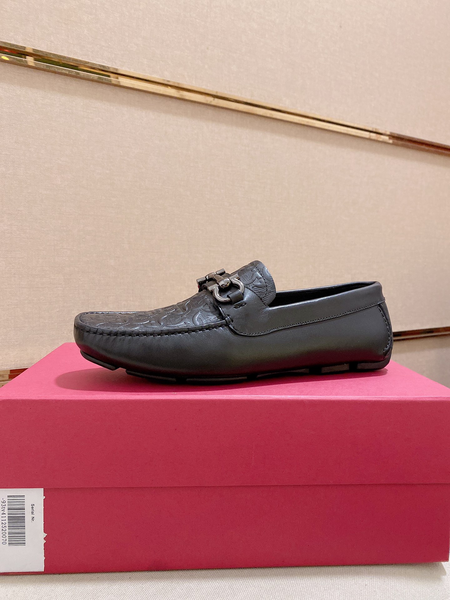 K5 高版本 菲拉格慕Ferragamo品质 🆕🆕独家爆款现货🔥🔥新品上架，高品质TODS男士豆豆鞋高品质，高端开车鞋，配全套包装💪 💪 材质：进口头层牛皮🐂+进口优质水染牛皮内里+耐磨大底👍🏻👍🏻特点：高档舒适 纯手工制作 🚀 🚀 打造最适合您的的完美鞋履 🔥 🔥