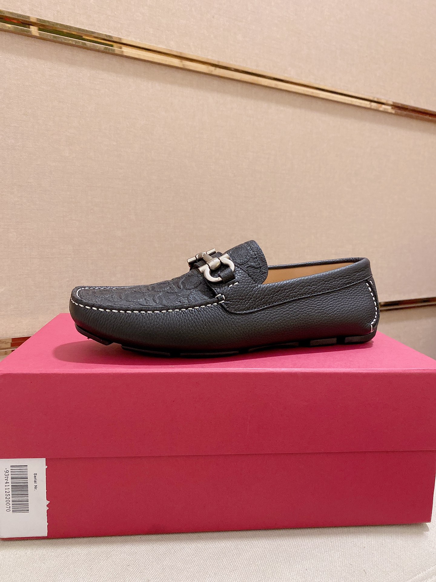 K5 高版本 菲拉格慕Ferragamo品质 🆕🆕独家爆款现货🔥🔥新品上架，高品质TODS男士豆豆鞋高品质，高端开车鞋，配全套包装💪 💪 材质：进口头层牛皮🐂+进口优质水染牛皮内里+耐磨大底👍🏻👍🏻特点：高档舒适 纯手工制作 🚀 🚀 打造最适合您的的完美鞋履 🔥 🔥