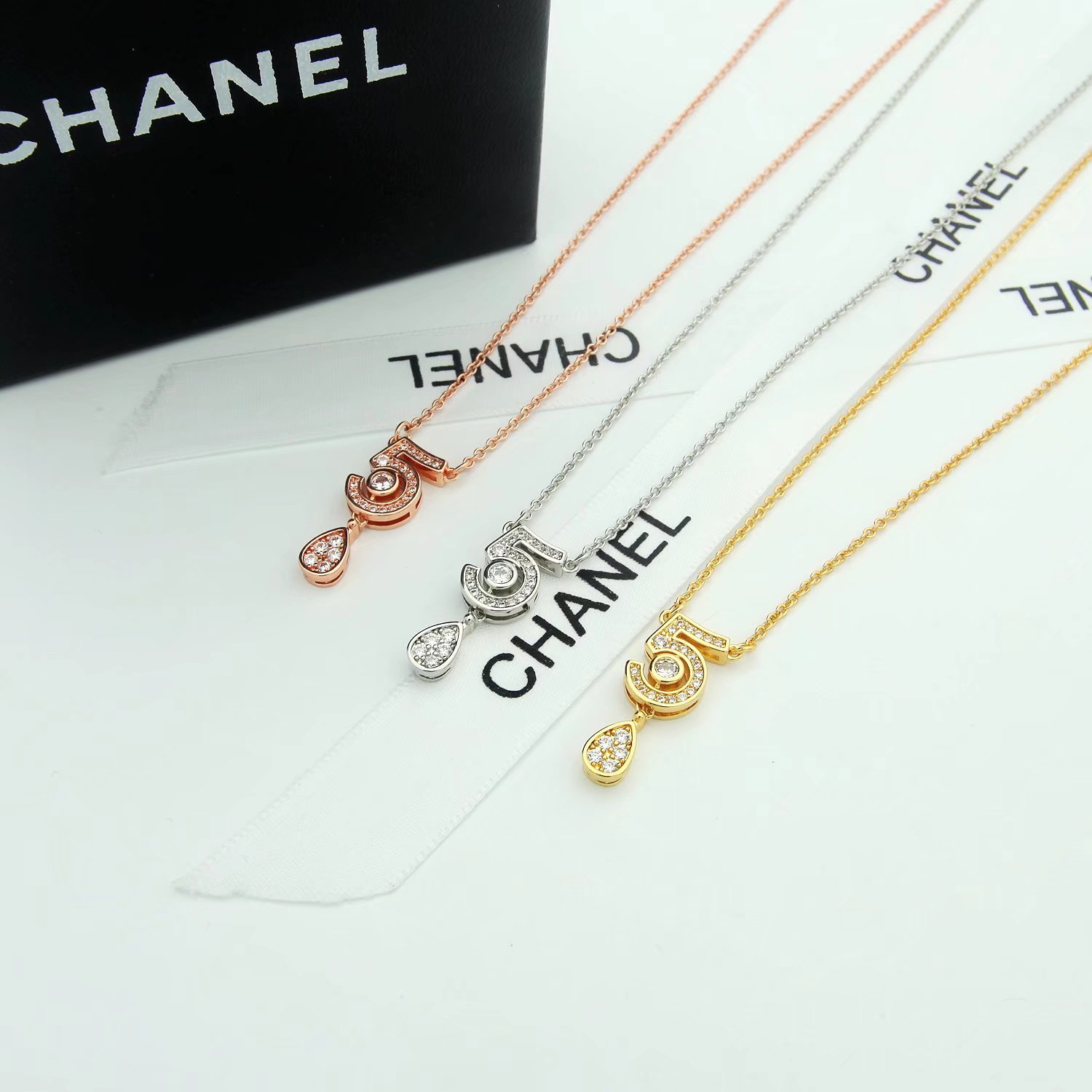 Valentino Haute Couture Haute Joaillerie Fine Jewelry Earrings Necklace 2
