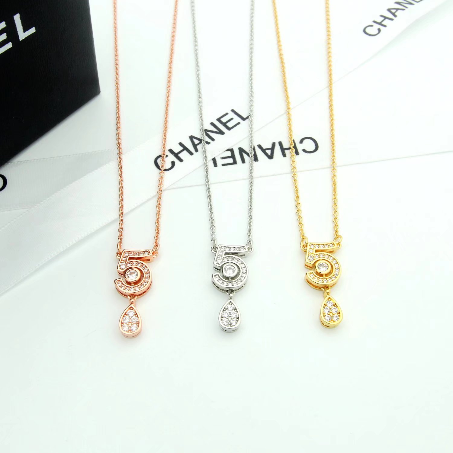 Valentino Haute Couture Haute Joaillerie Fine Jewelry Earrings Necklace 3