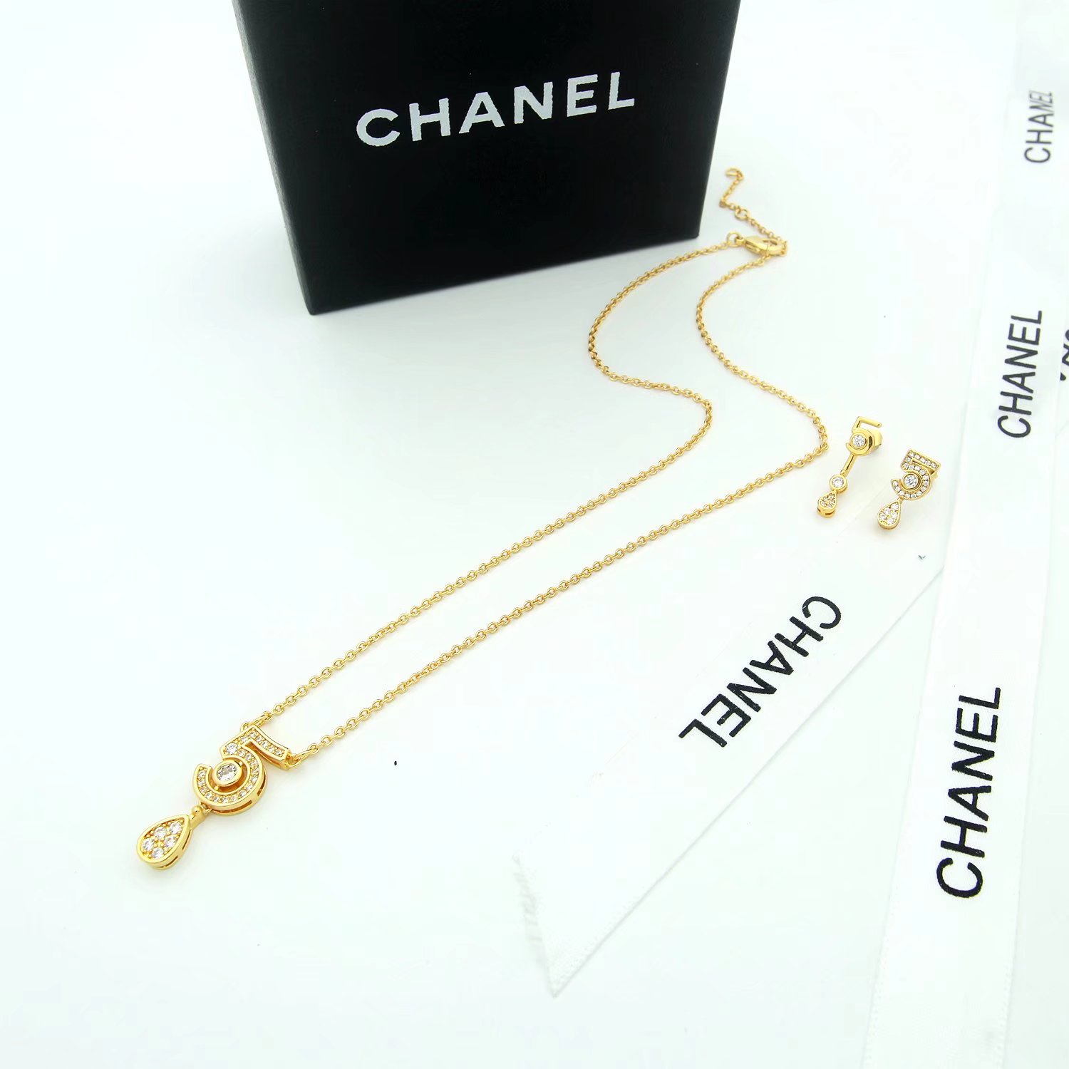 Valentino Haute Couture Haute Joaillerie Fine Jewelry Earrings Necklace 8