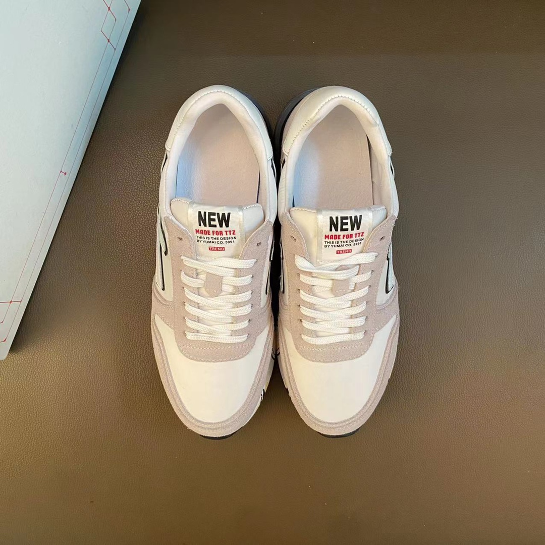 J0  高品质😍 欧美大师设计简洁高档大气，专柜品质值得信赖，面料进口顶级牛皮 ➕原版材料 😍 羊皮内里🐑 做工精细，专柜原版大底，上脚舒适百搭，潮男乐福专属定制，小 麦昆 Alexander McQueen  适合司机户外行车🚗 休闲鞋系列之首 男鞋