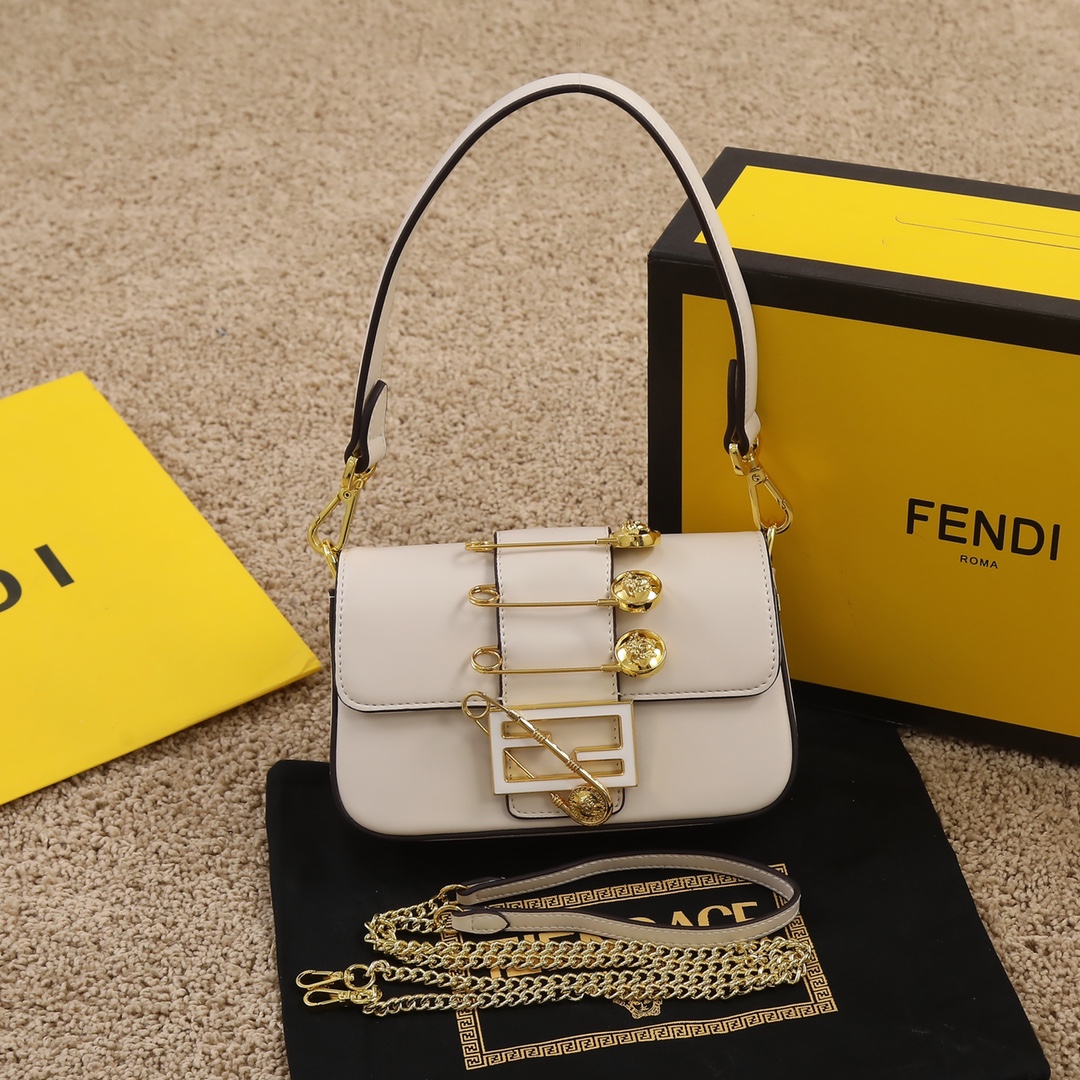 Fendi Crossbody & Shoulder Bags Underarm