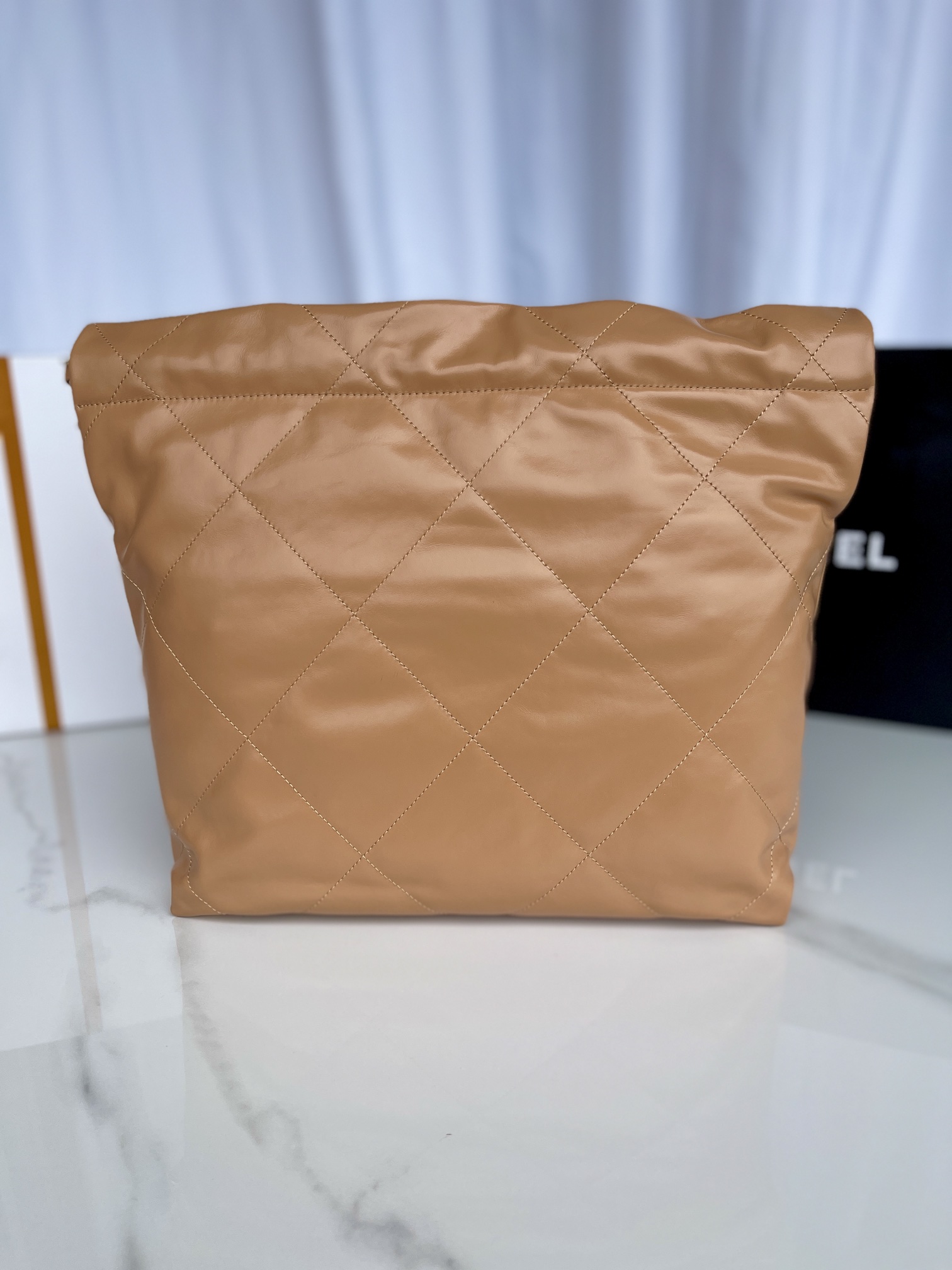 Chanel型号:AS3260简介:原单质量经典之作华丽与气质的前沿是你意想不到的尊贵皮种:原单进口牛皮