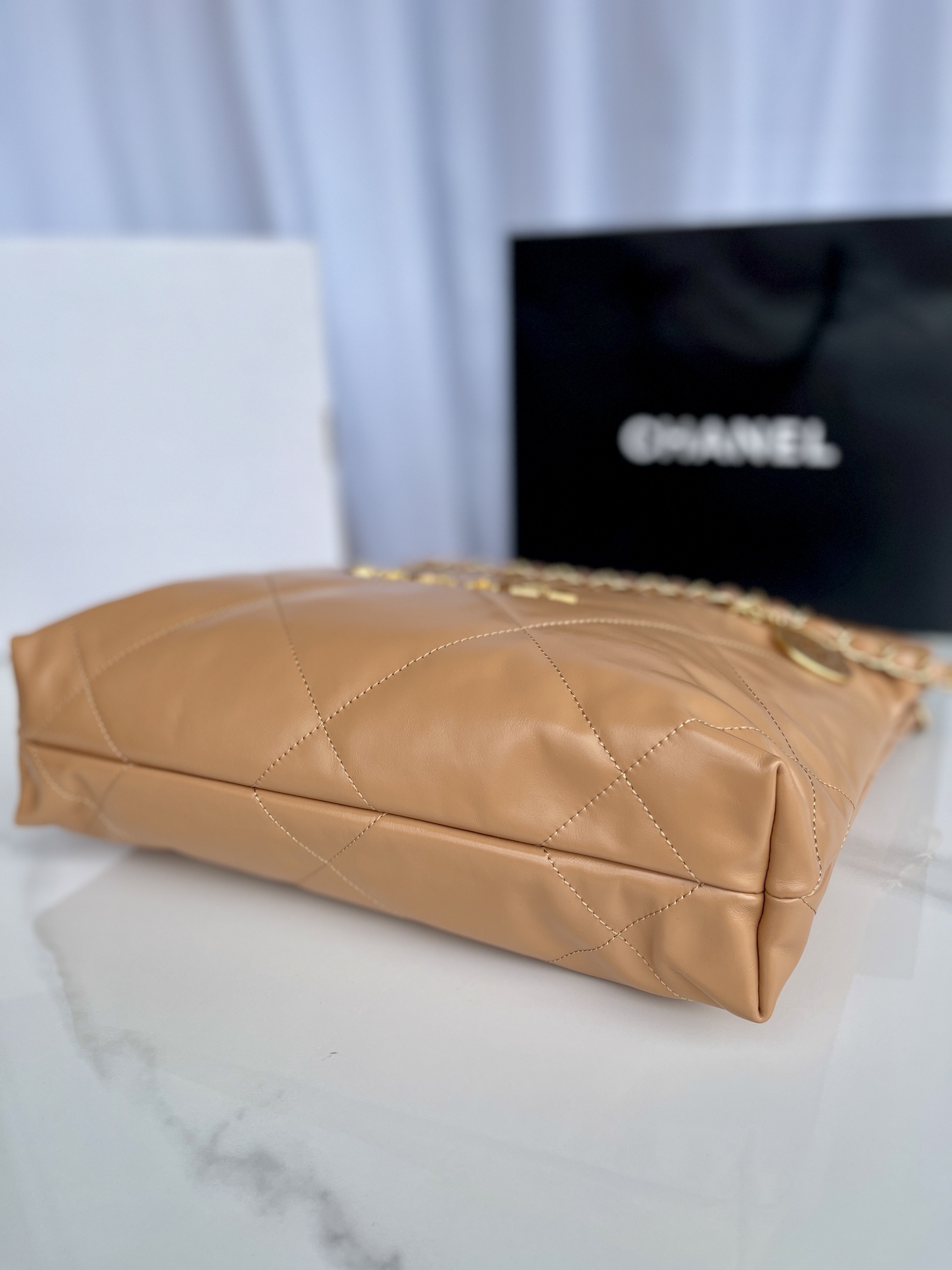 Chanel型号:AS3260简介:原单质量经典之作华丽与气质的前沿是你意想不到的尊贵皮种:原单进口牛皮