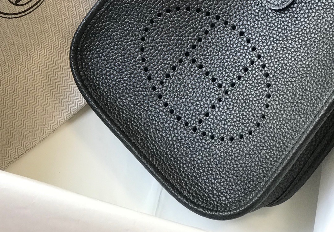 Evelyne mini 伊芙琳迷你 Togo 进口牛皮 超柔软肩带