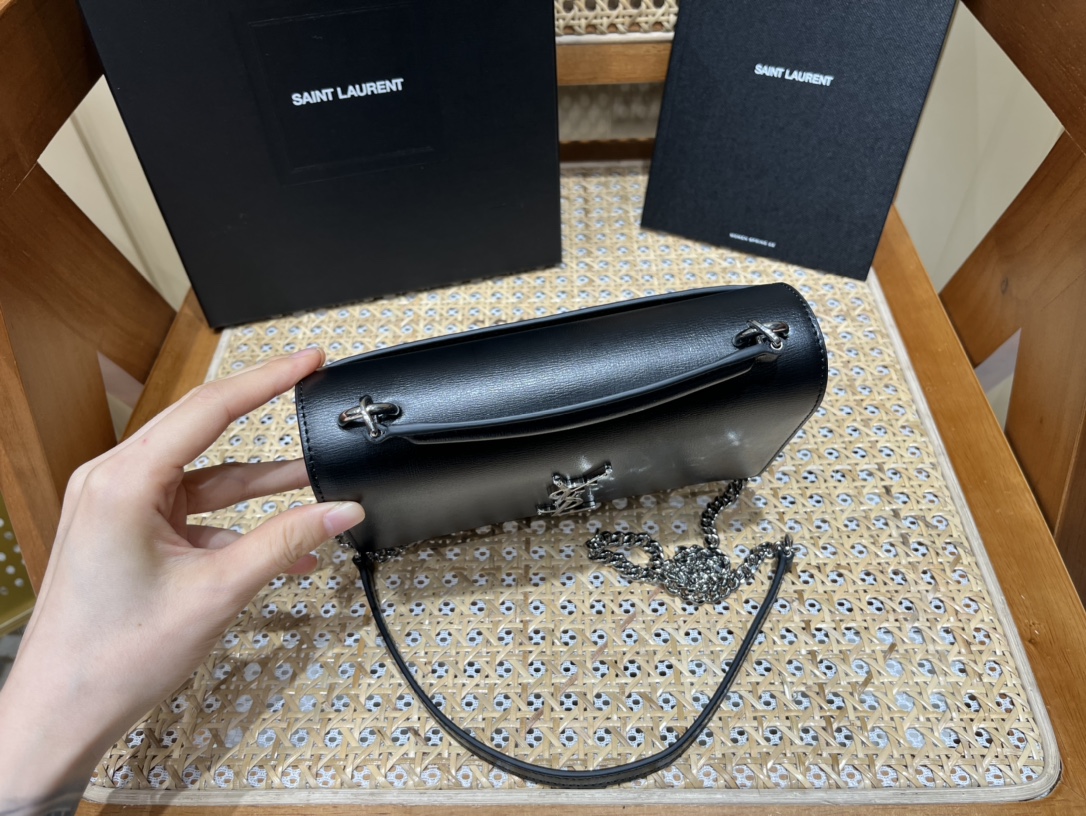 YSL 𝑺𝒖𝒏𝒔𝒆𝒕 𝑾𝒐𝒄 19CM 牙签纹日落包 533026黑色/银扣