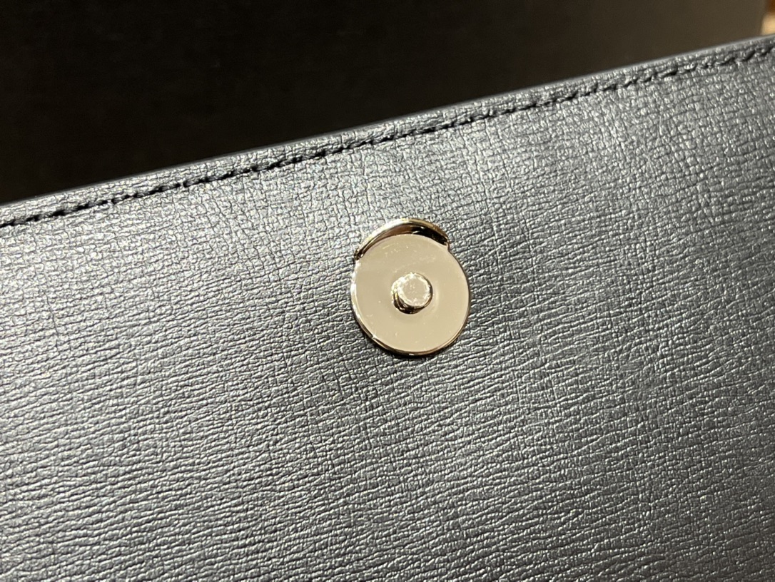 YSL 𝑺𝒖𝒏𝒔𝒆𝒕 𝑾𝒐𝒄 19CM 牙签纹日落包 533026黑色/银扣